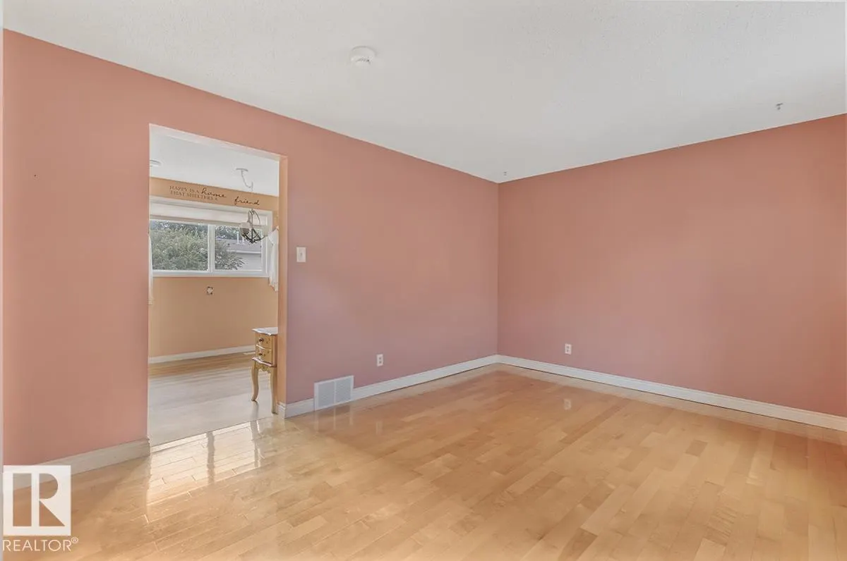 32 HABITAT Crescent
