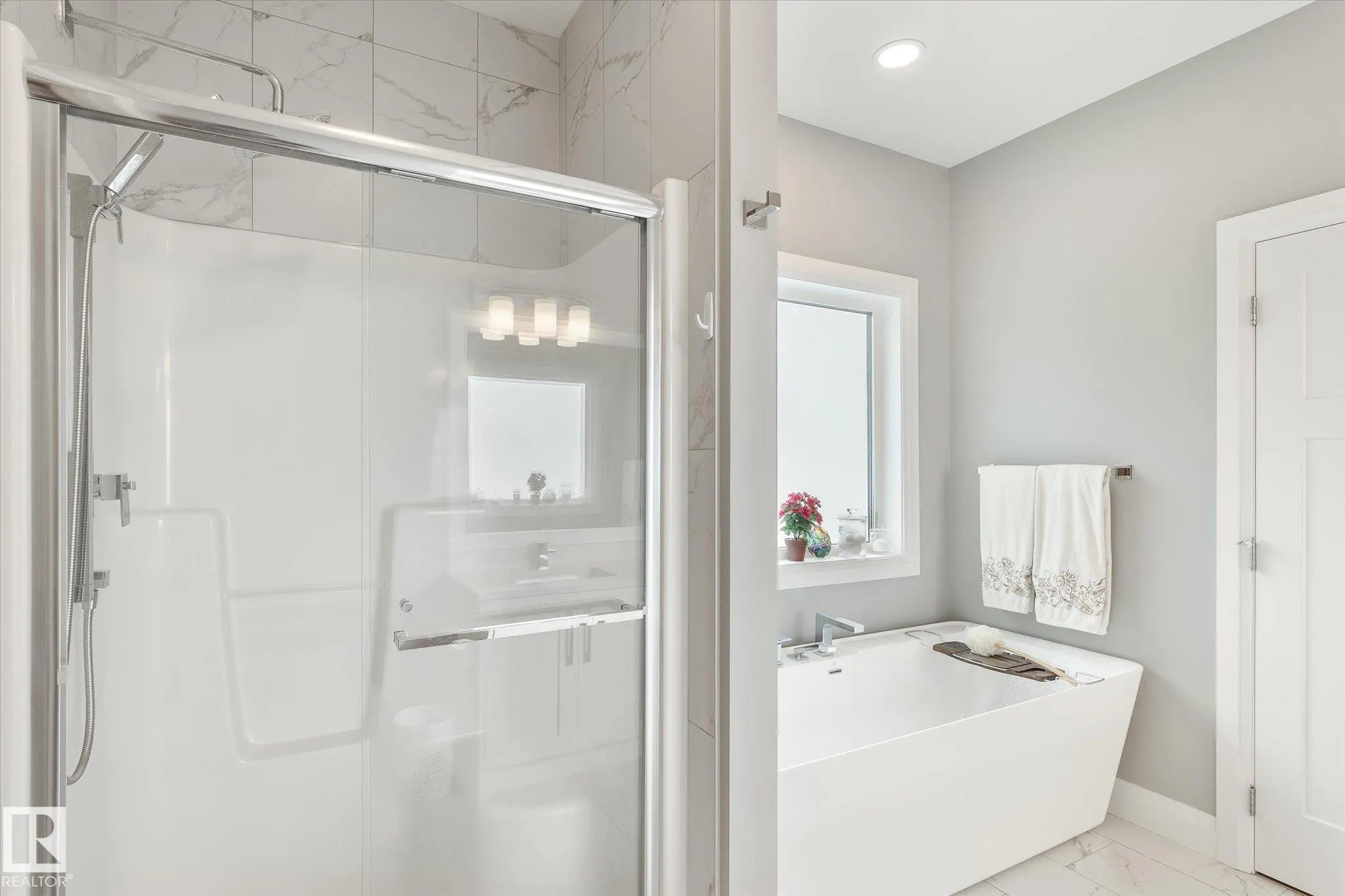1381 ENRIGHT LANDING Landing