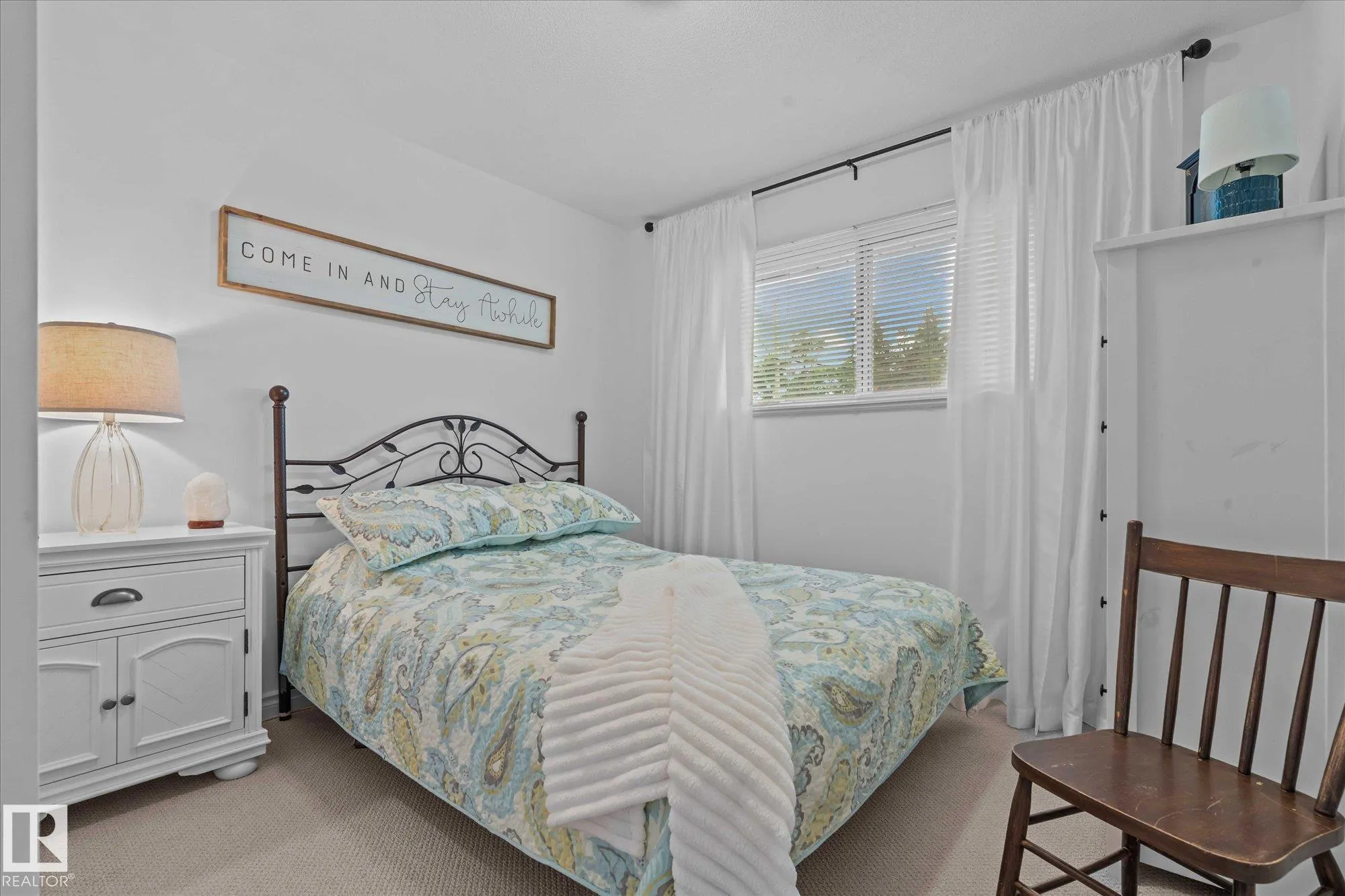 17 ELIZABETH Drive