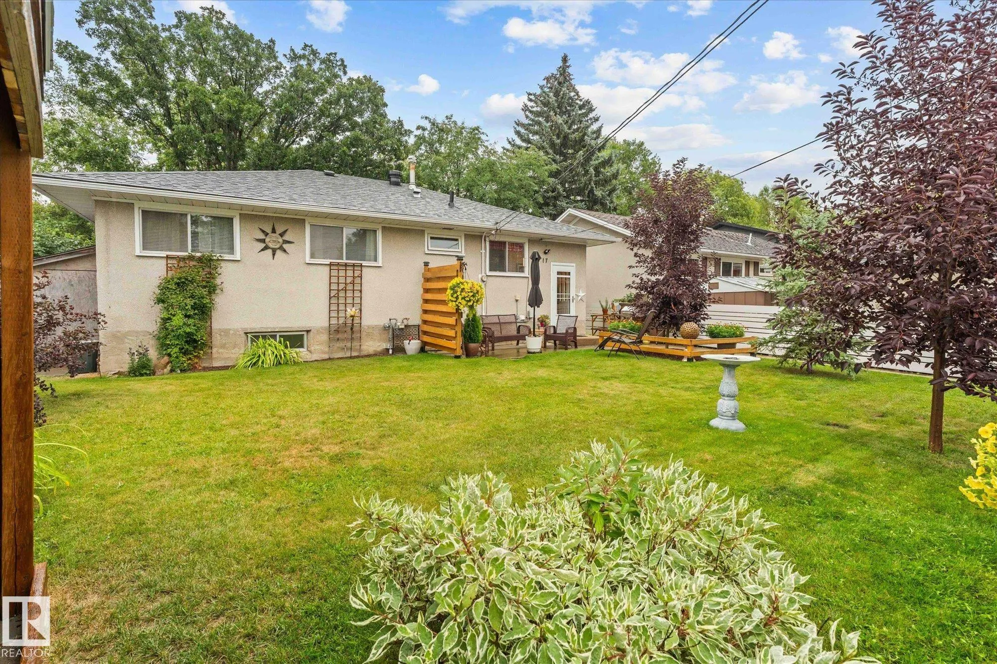17 ELIZABETH Drive