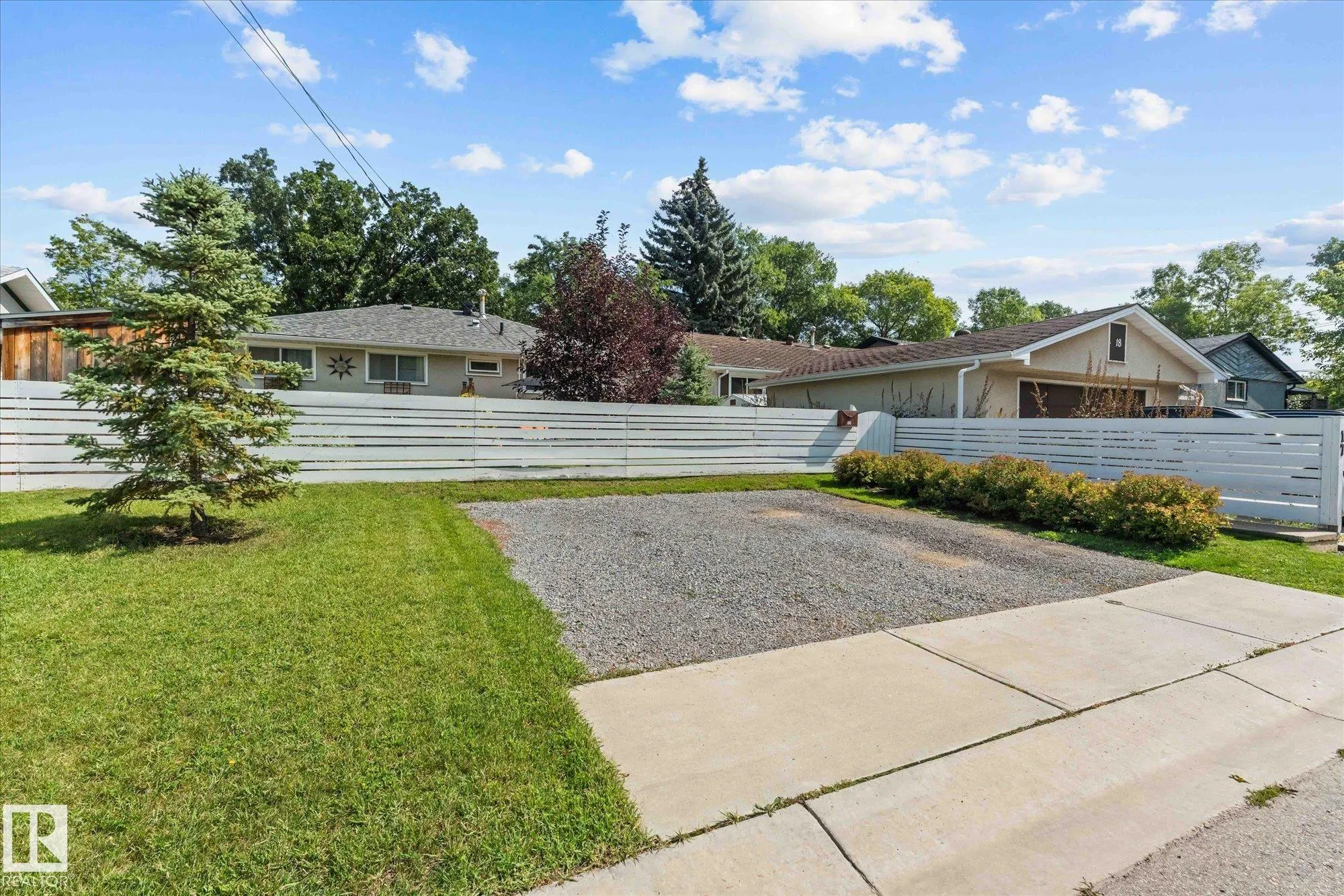 17 ELIZABETH Drive