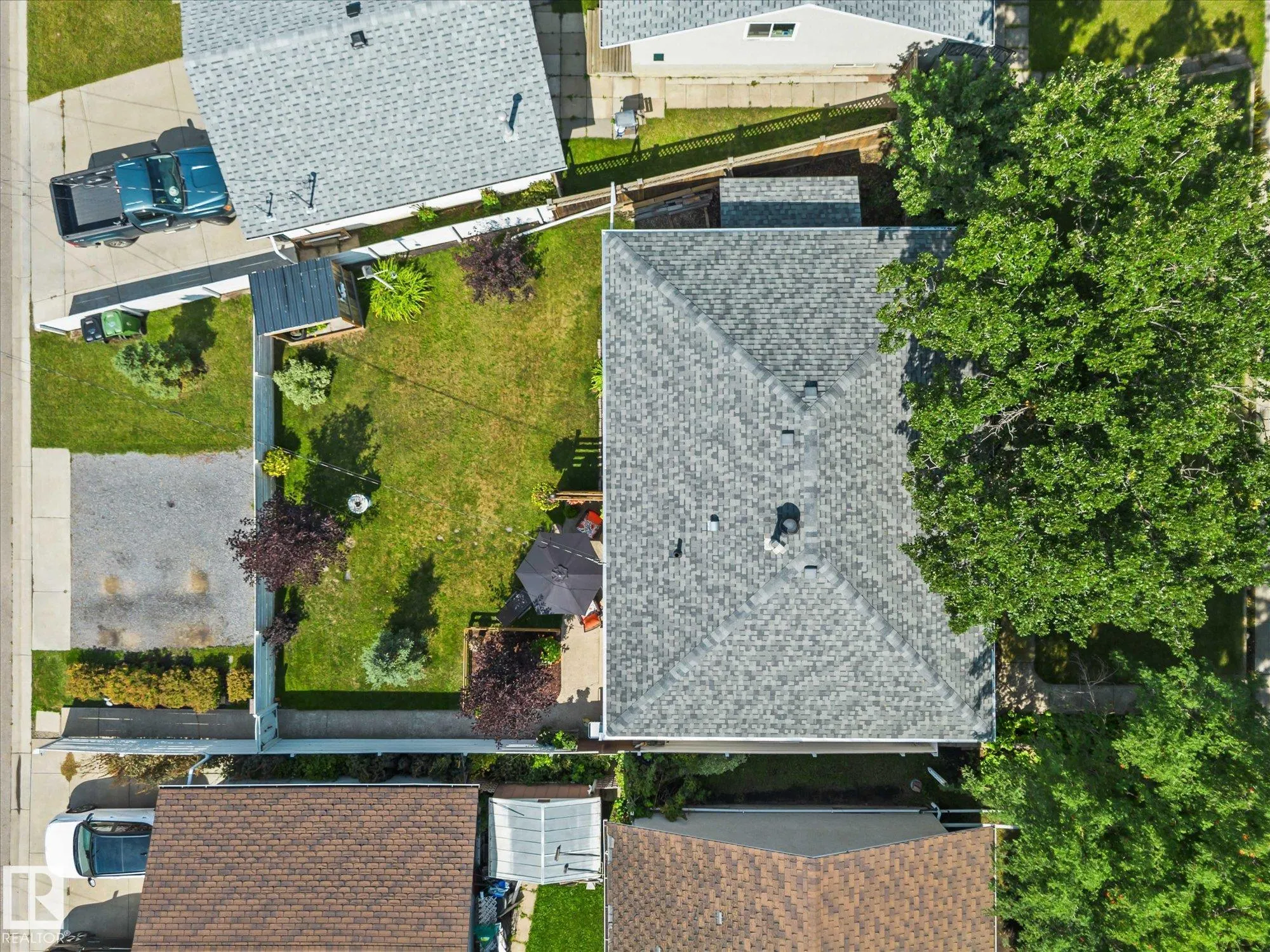 17 ELIZABETH Drive