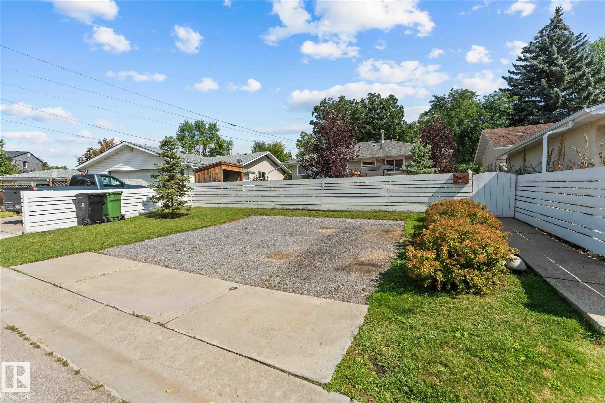 17 ELIZABETH Drive