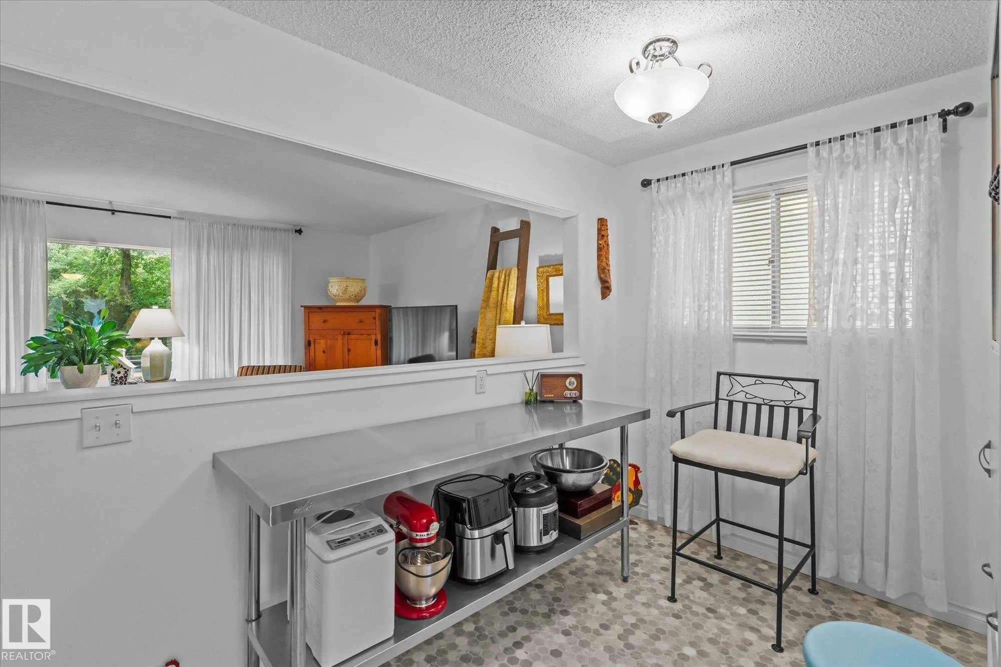 17 ELIZABETH Drive