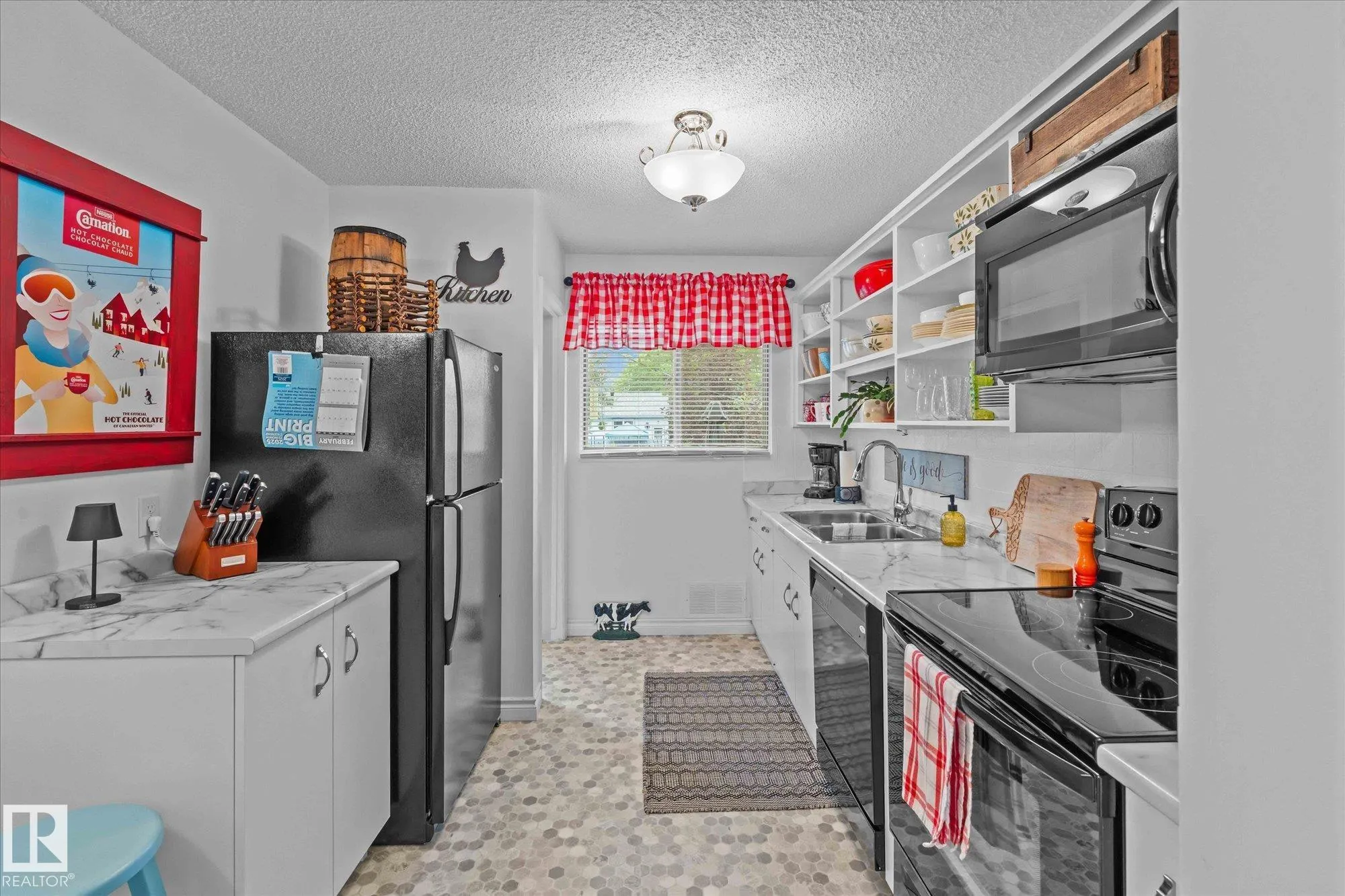 17 ELIZABETH Drive