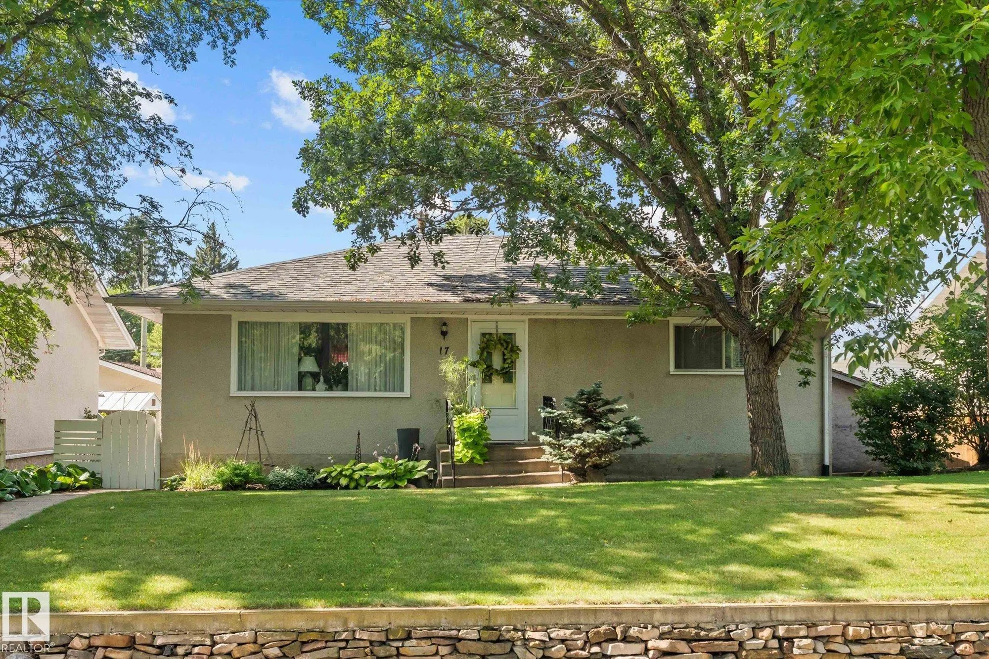17 ELIZABETH Drive