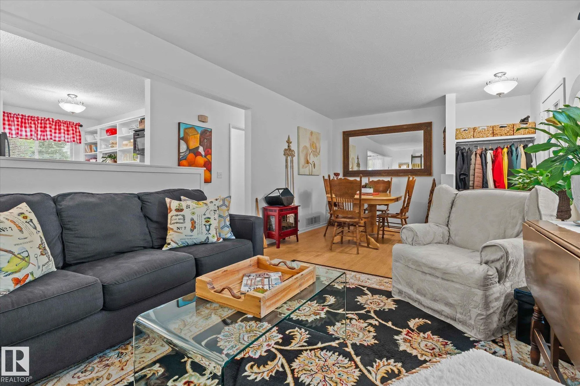 17 ELIZABETH Drive