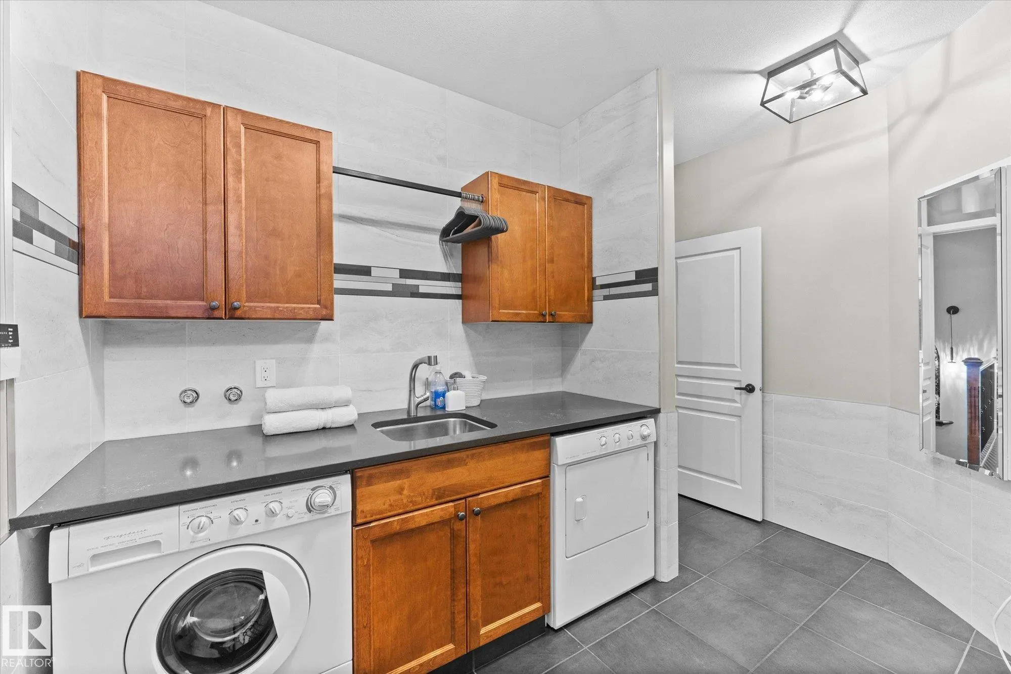 20 HAWKSTONE Landing