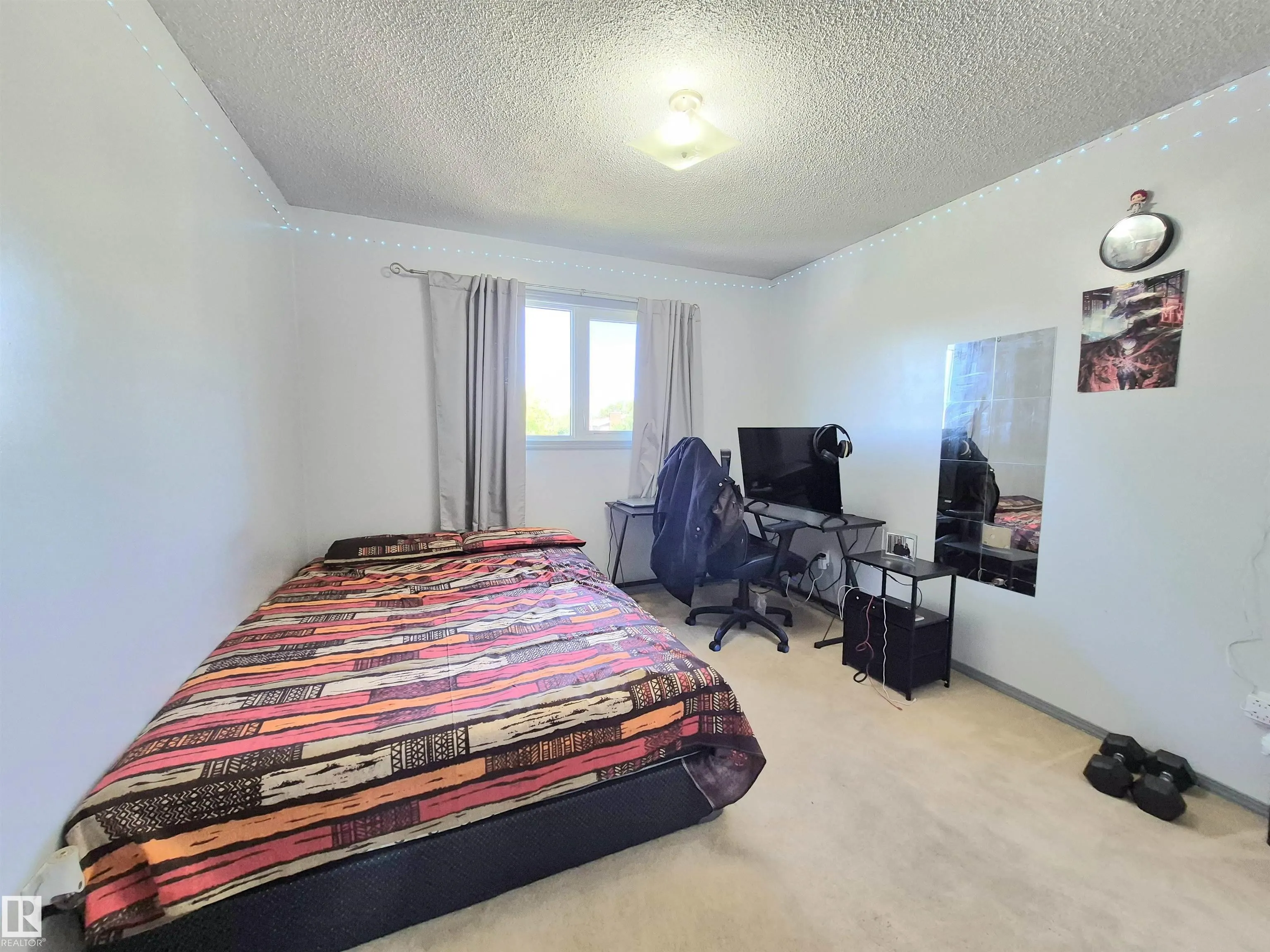 11404 161 Avenue