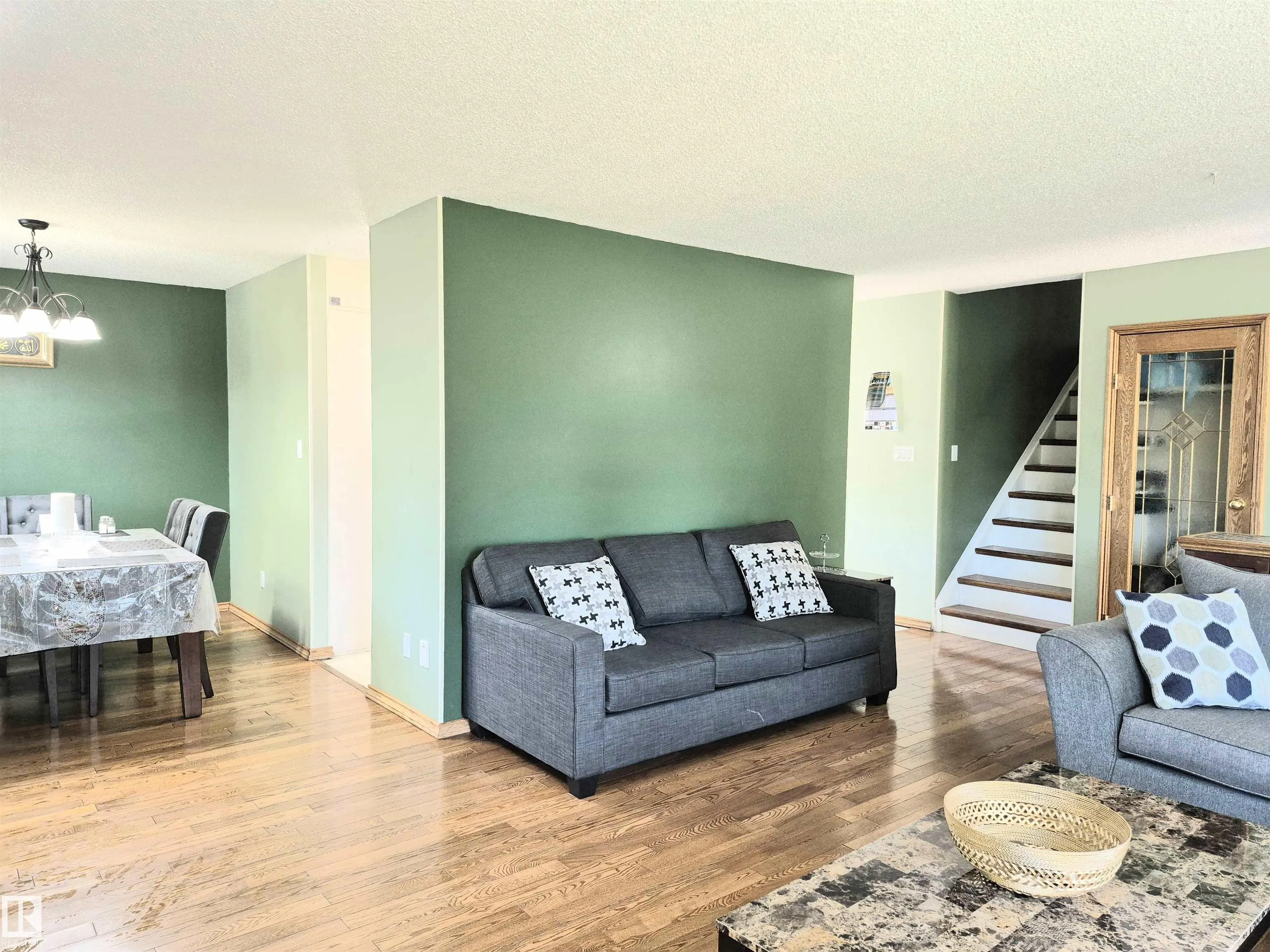 11404 161 Avenue
