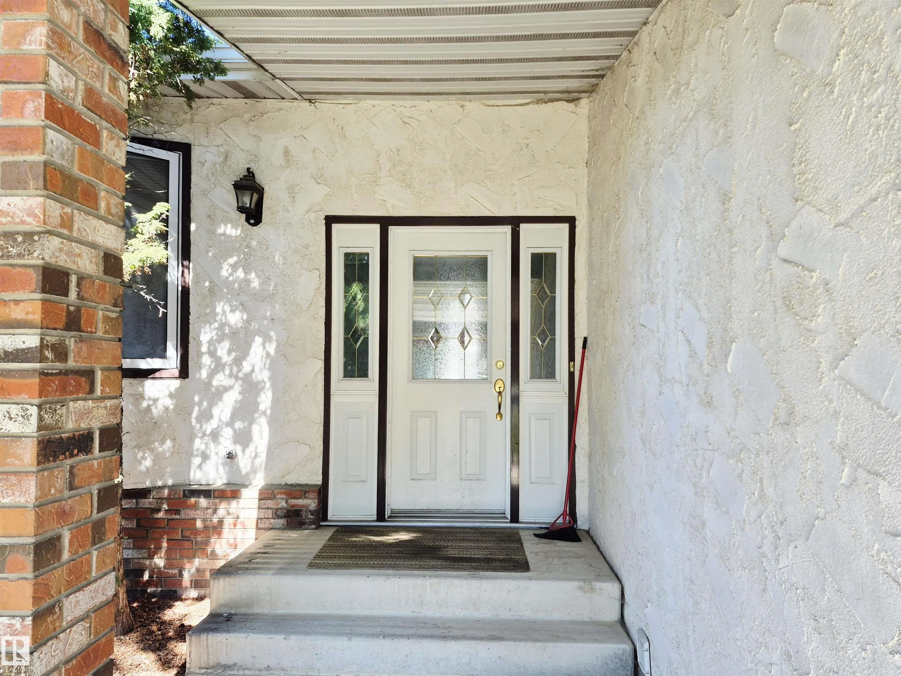 11404 161 Avenue