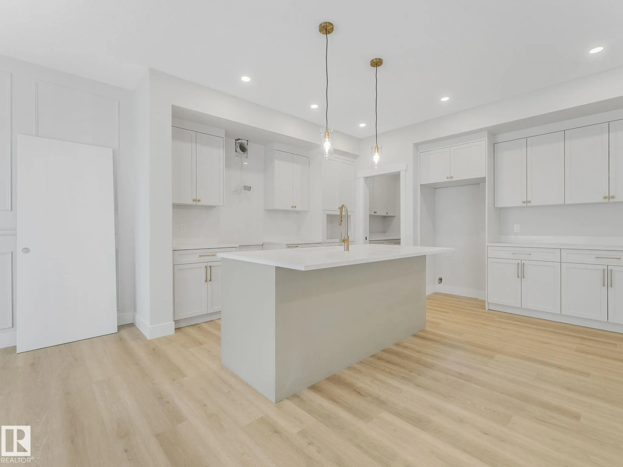 100 Edgefield Way