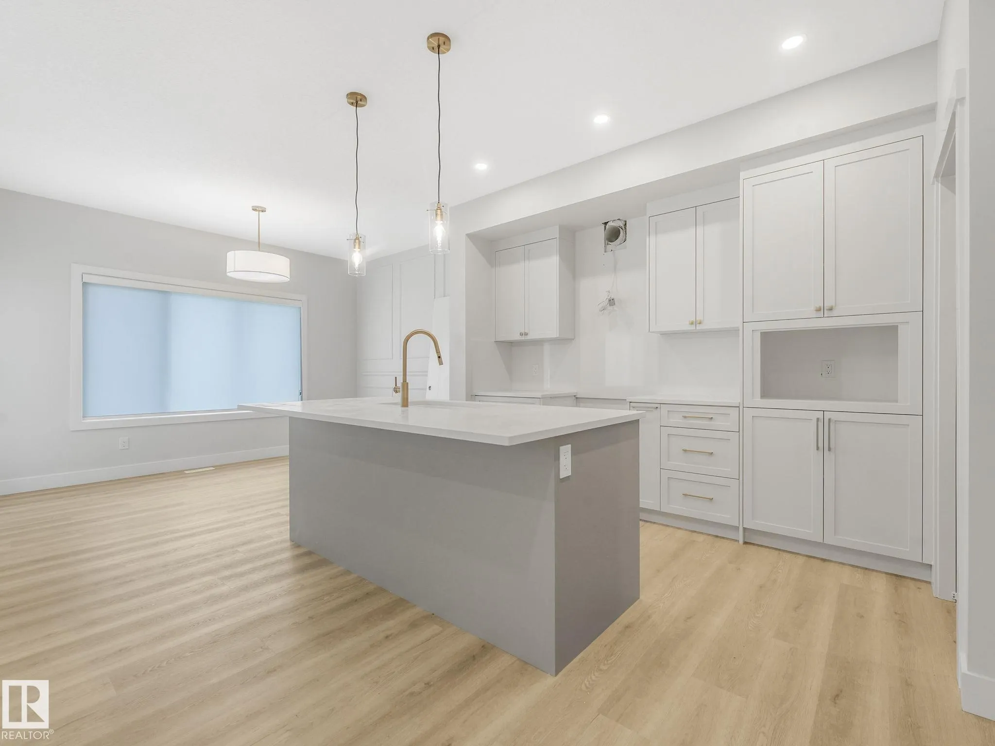 100 Edgefield Way