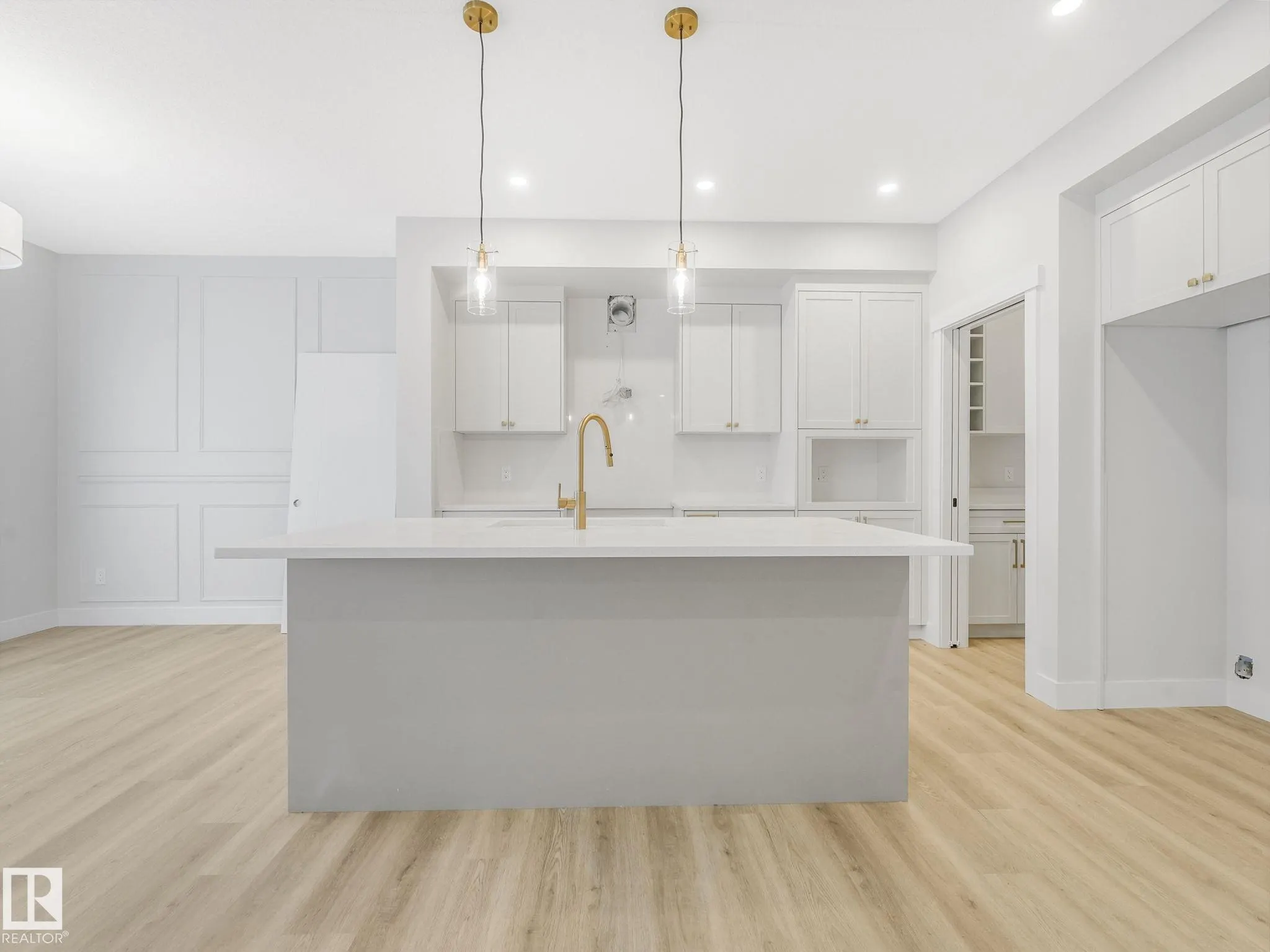 100 Edgefield Way