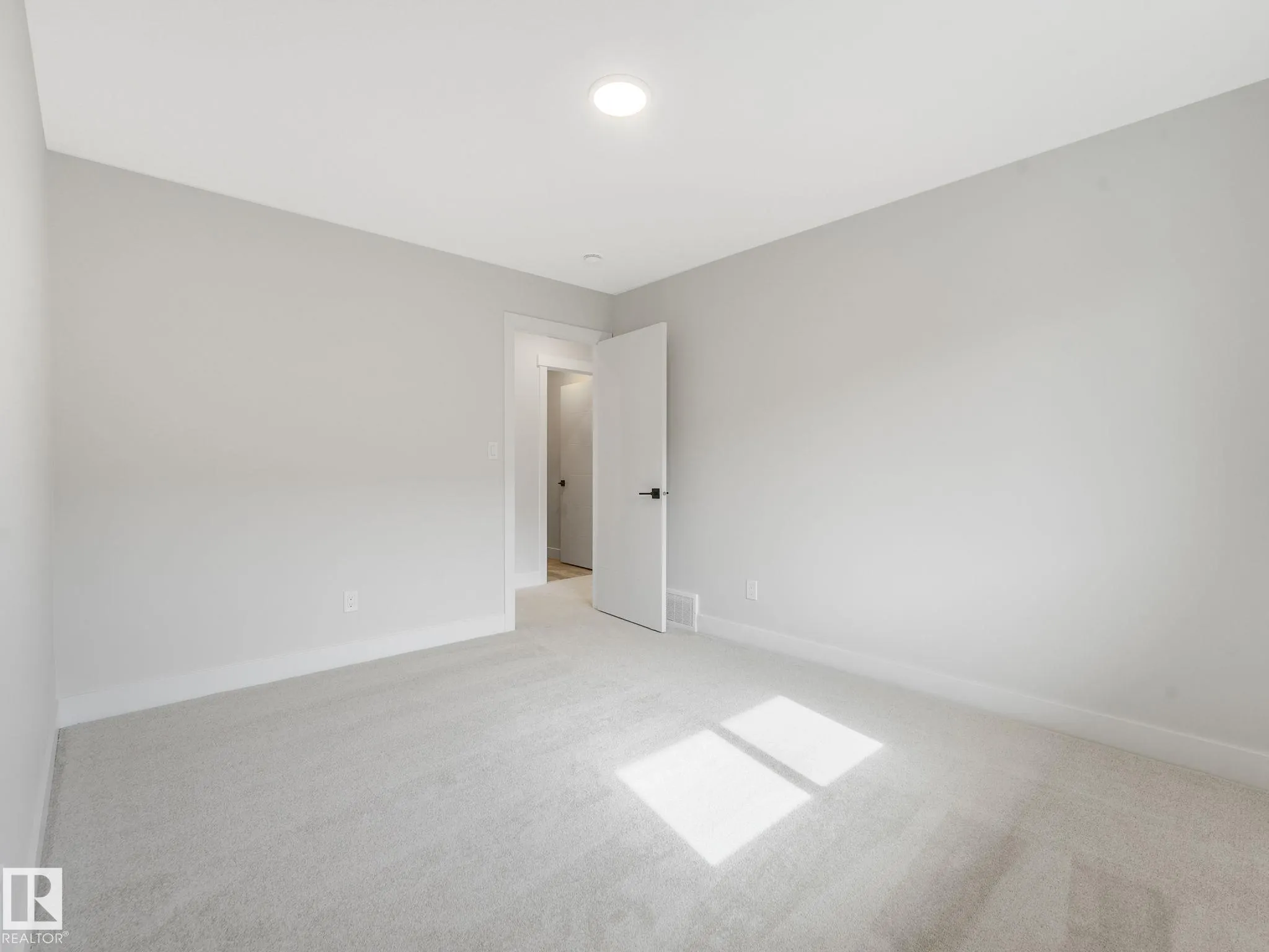 100 Edgefield Way
