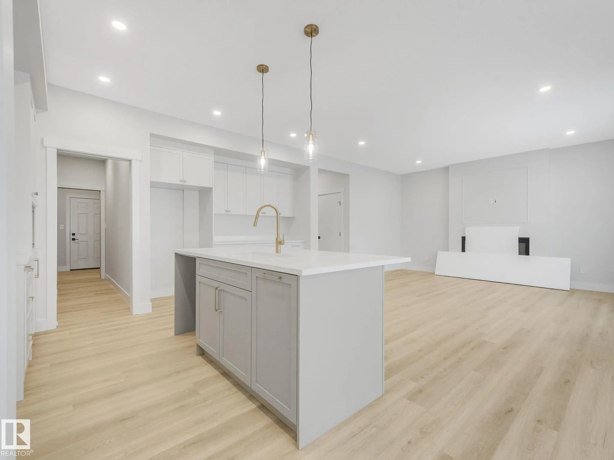 100 Edgefield Way