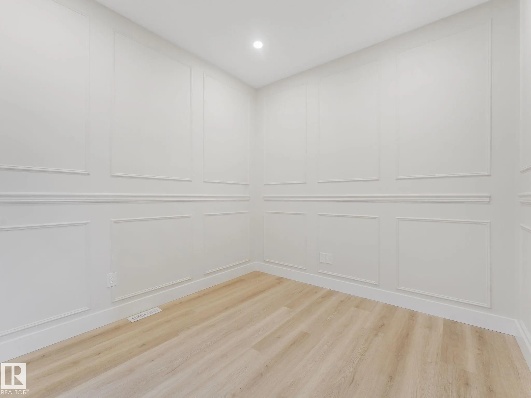 100 Edgefield Way