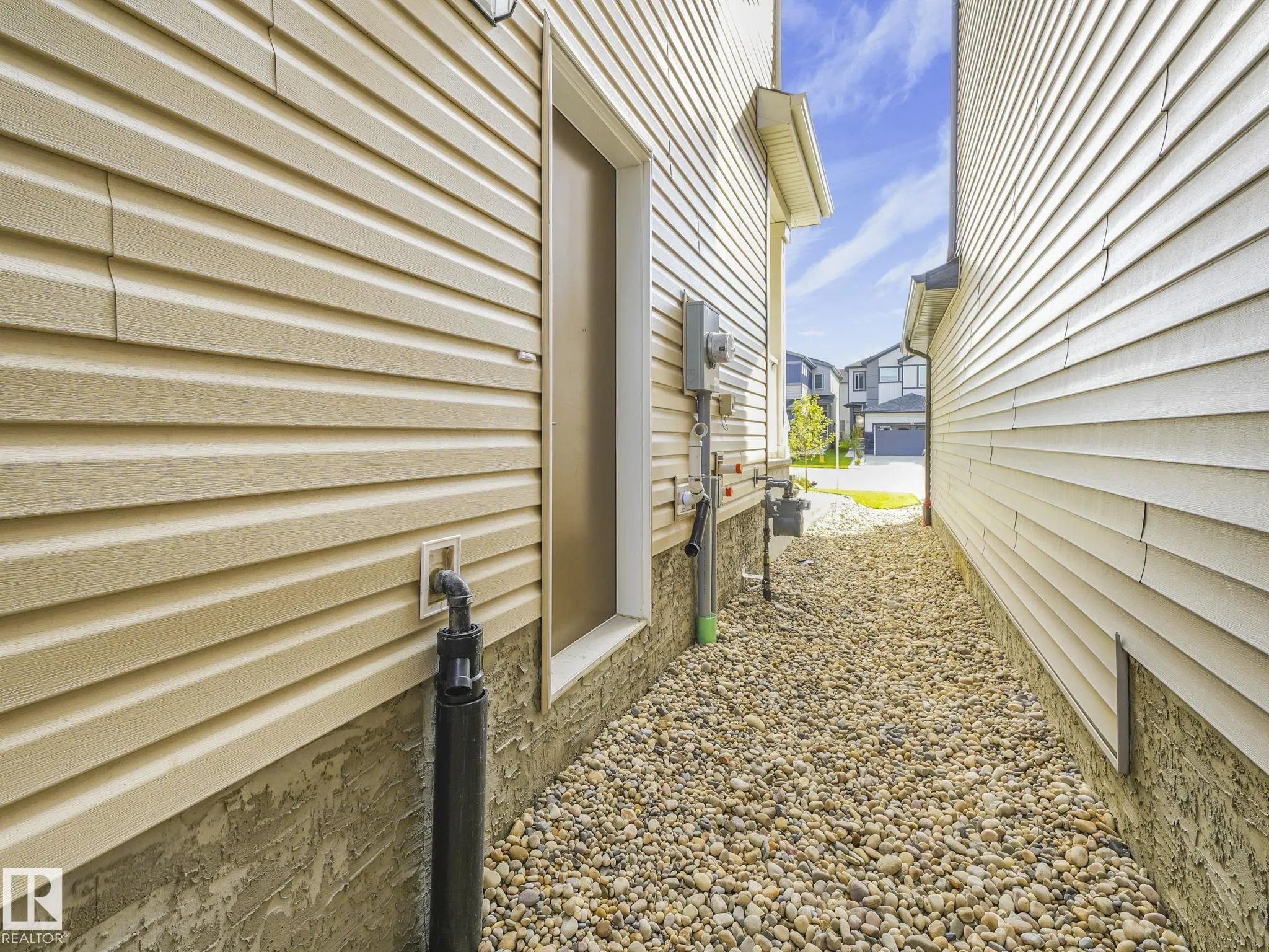 111 BLUFF Cove