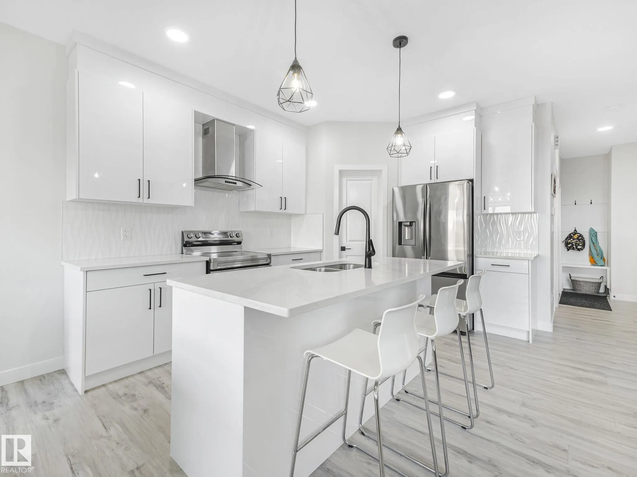111 BLUFF Cove