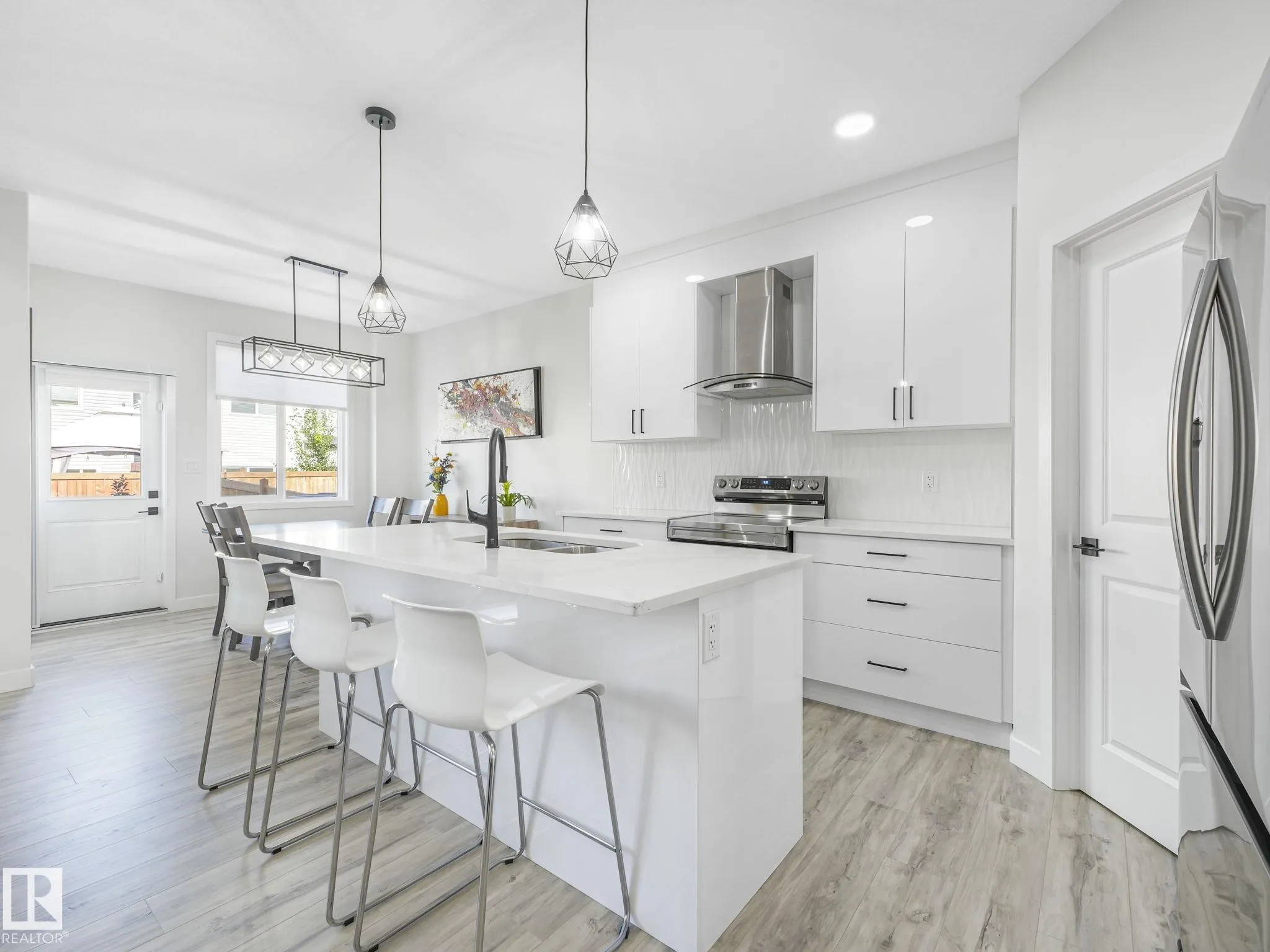 111 BLUFF Cove