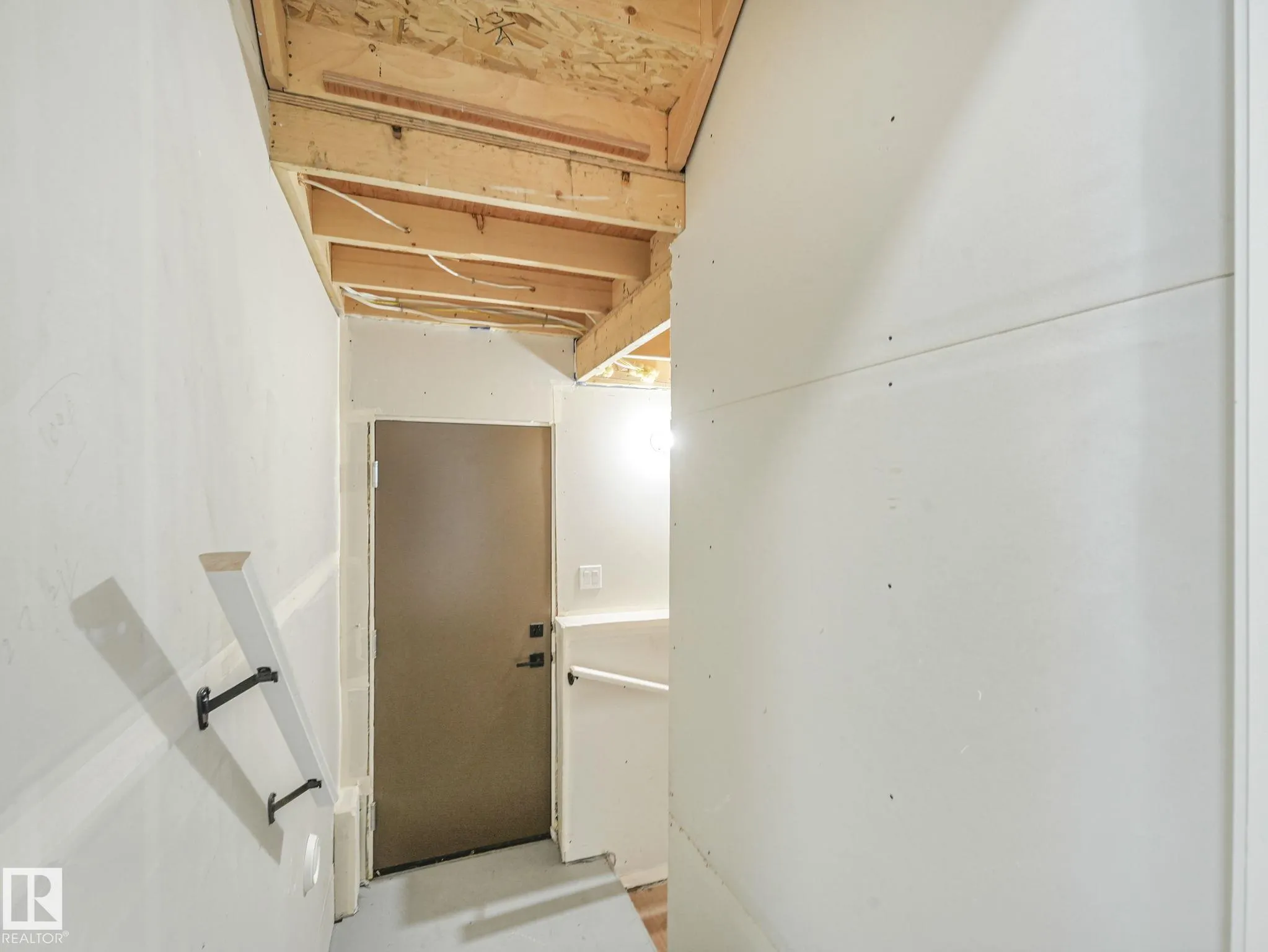 111 BLUFF Cove