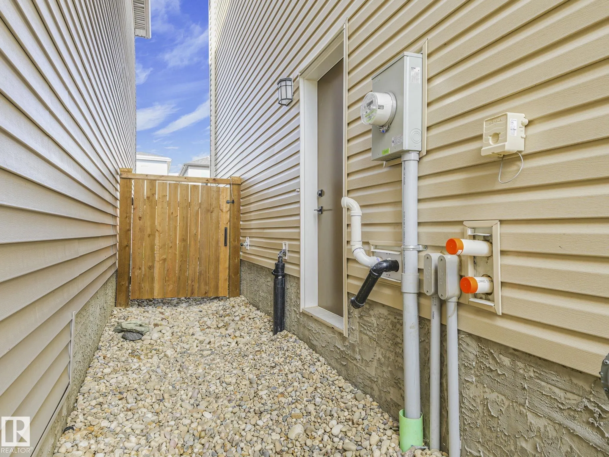 111 BLUFF Cove