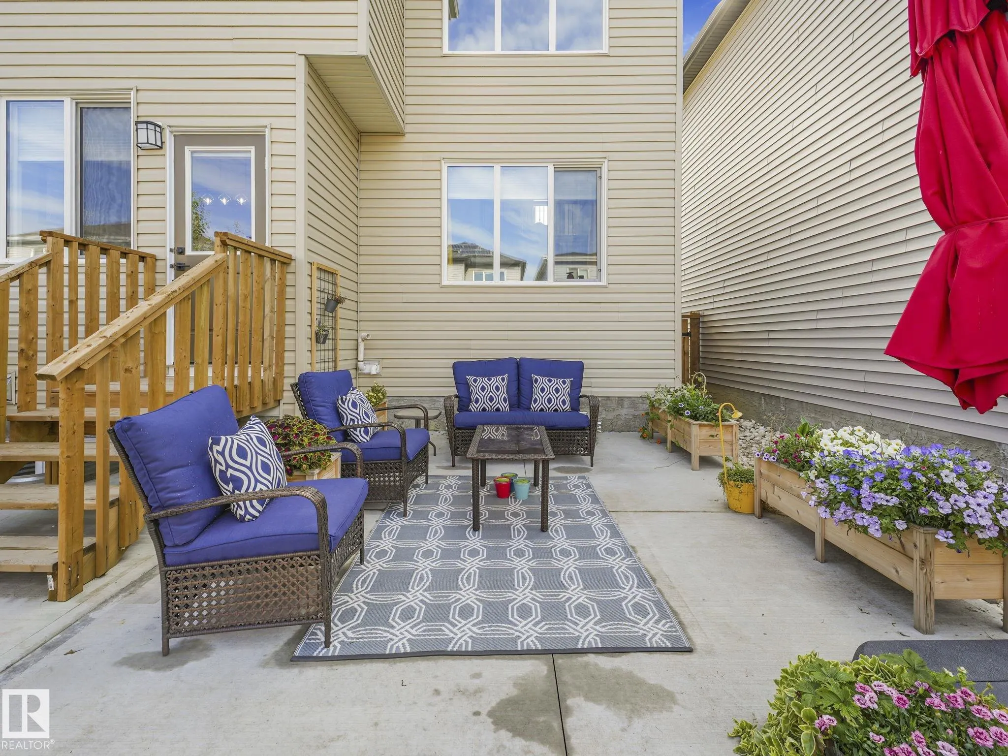 111 BLUFF Cove