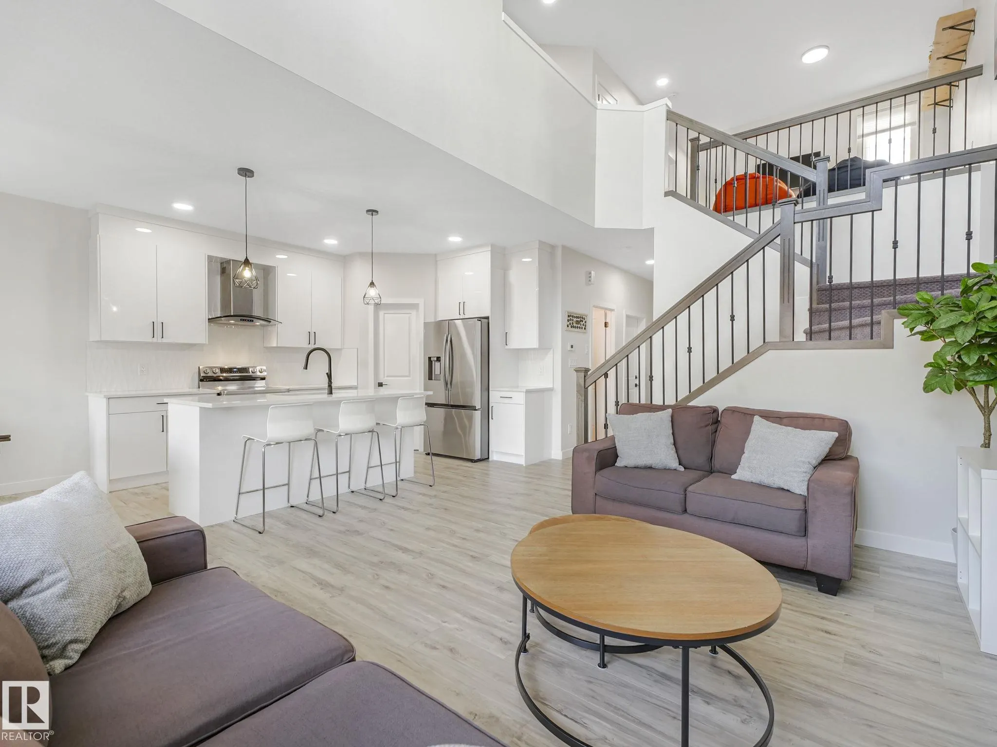 111 BLUFF Cove