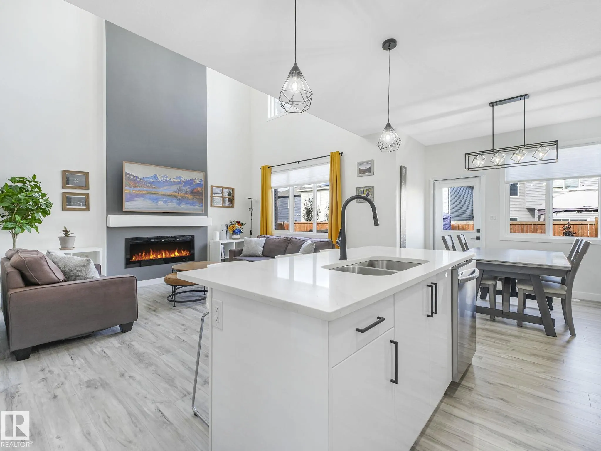 111 BLUFF Cove