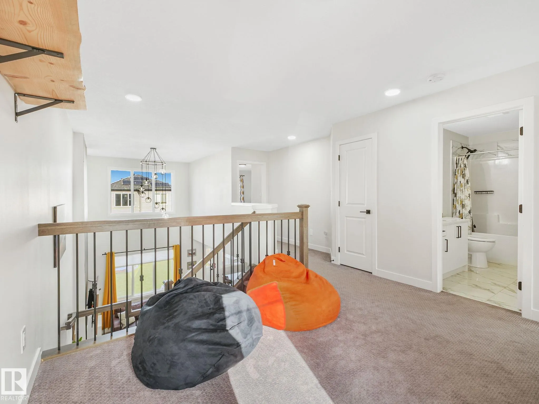 111 BLUFF Cove