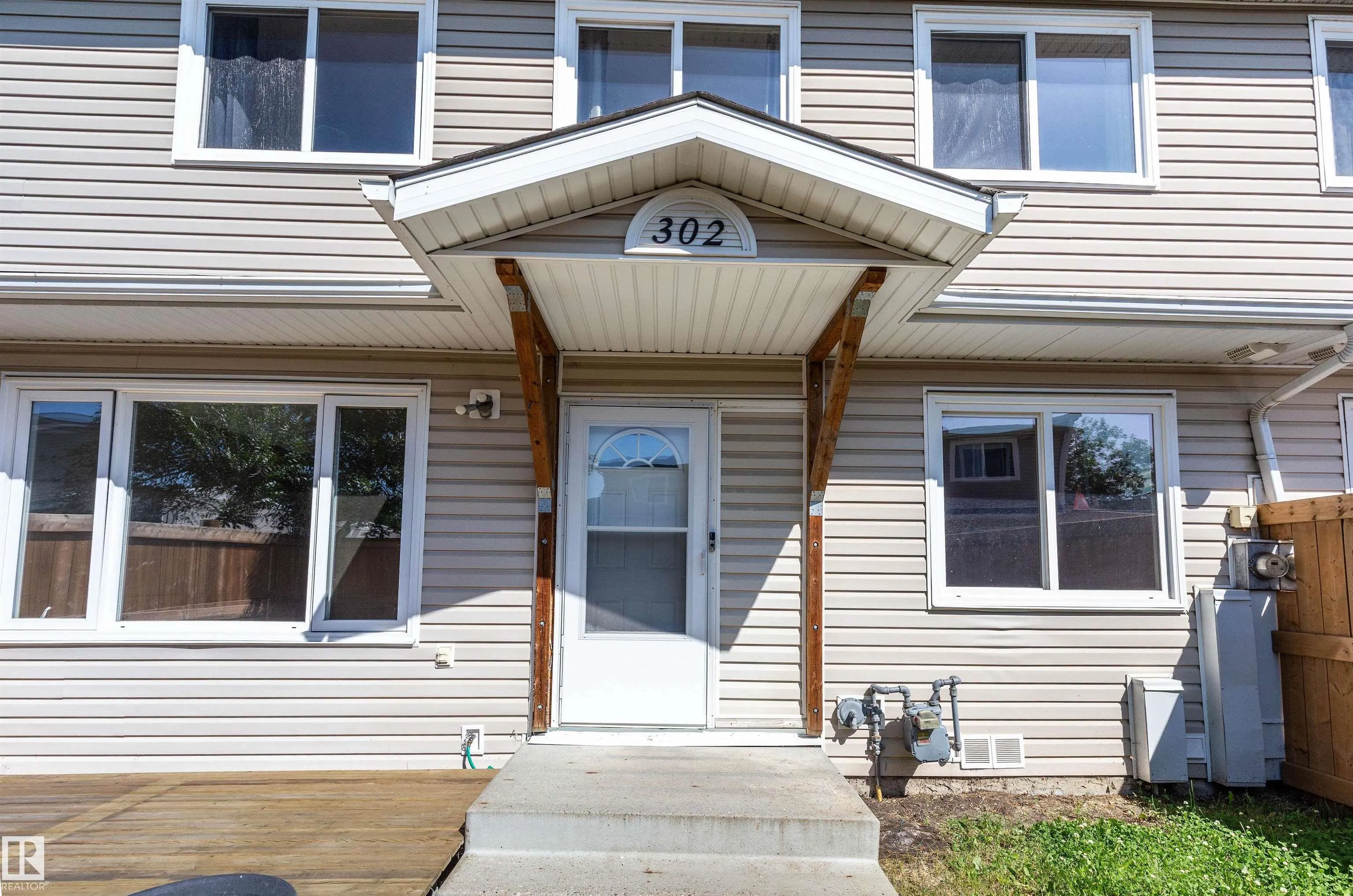 302 TELFORD Court