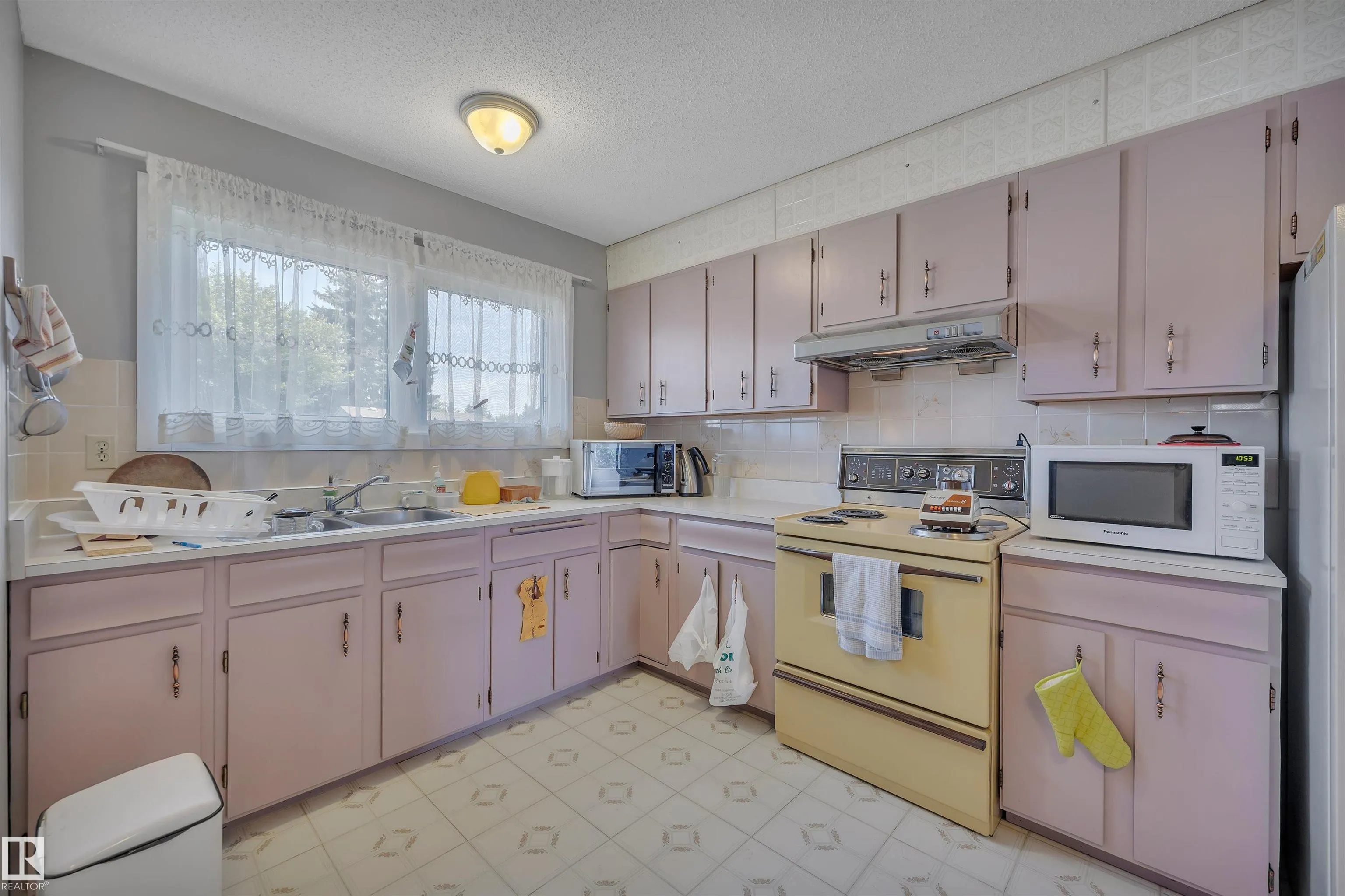 12220 156 Avenue