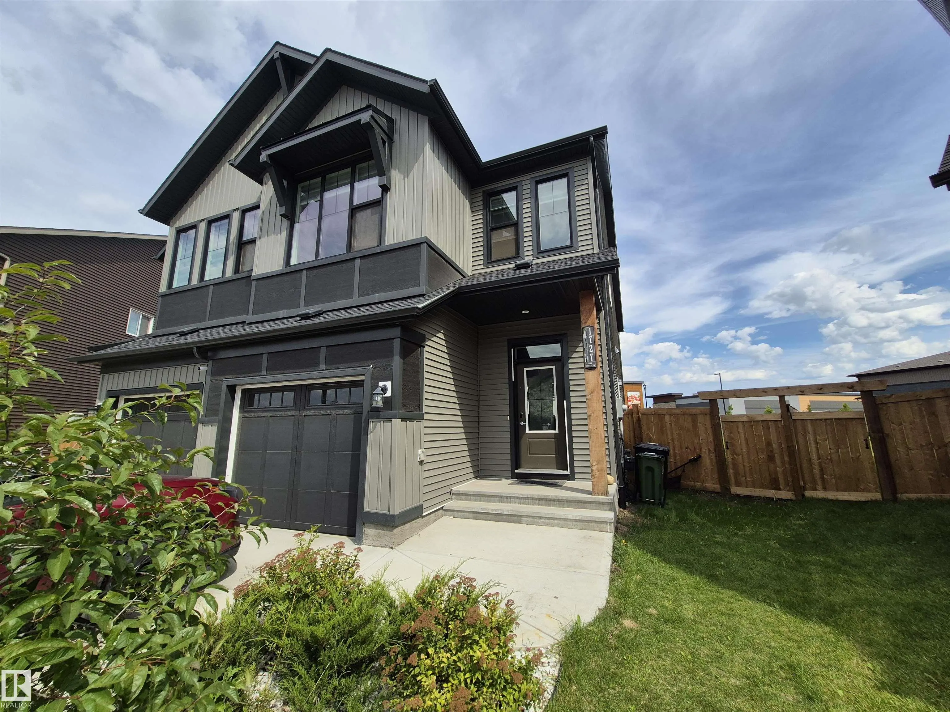 1727 PLUM Crescent