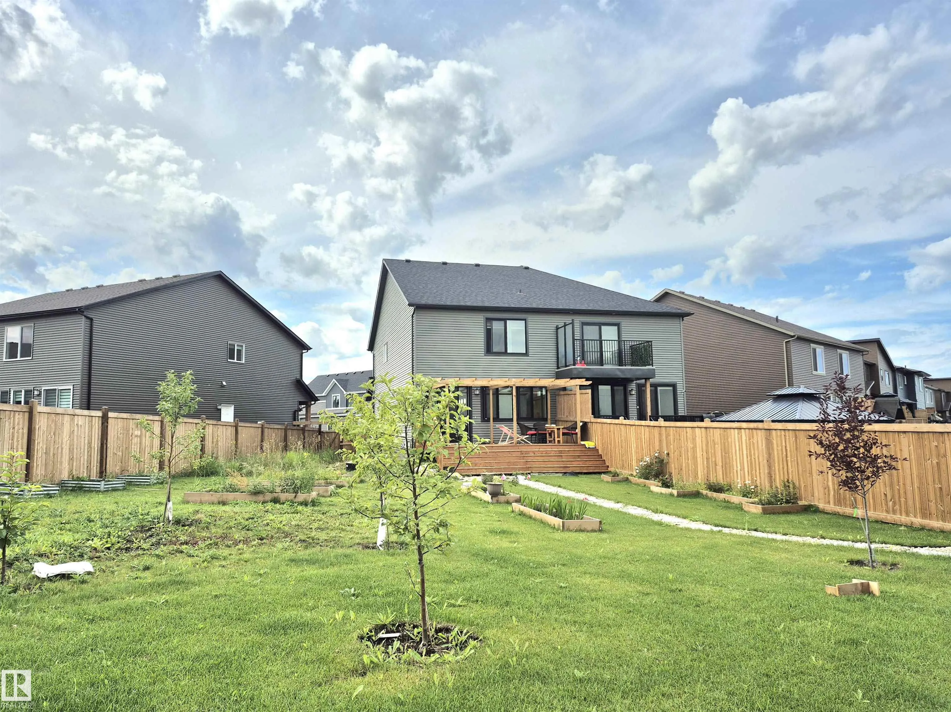 1727 PLUM Crescent
