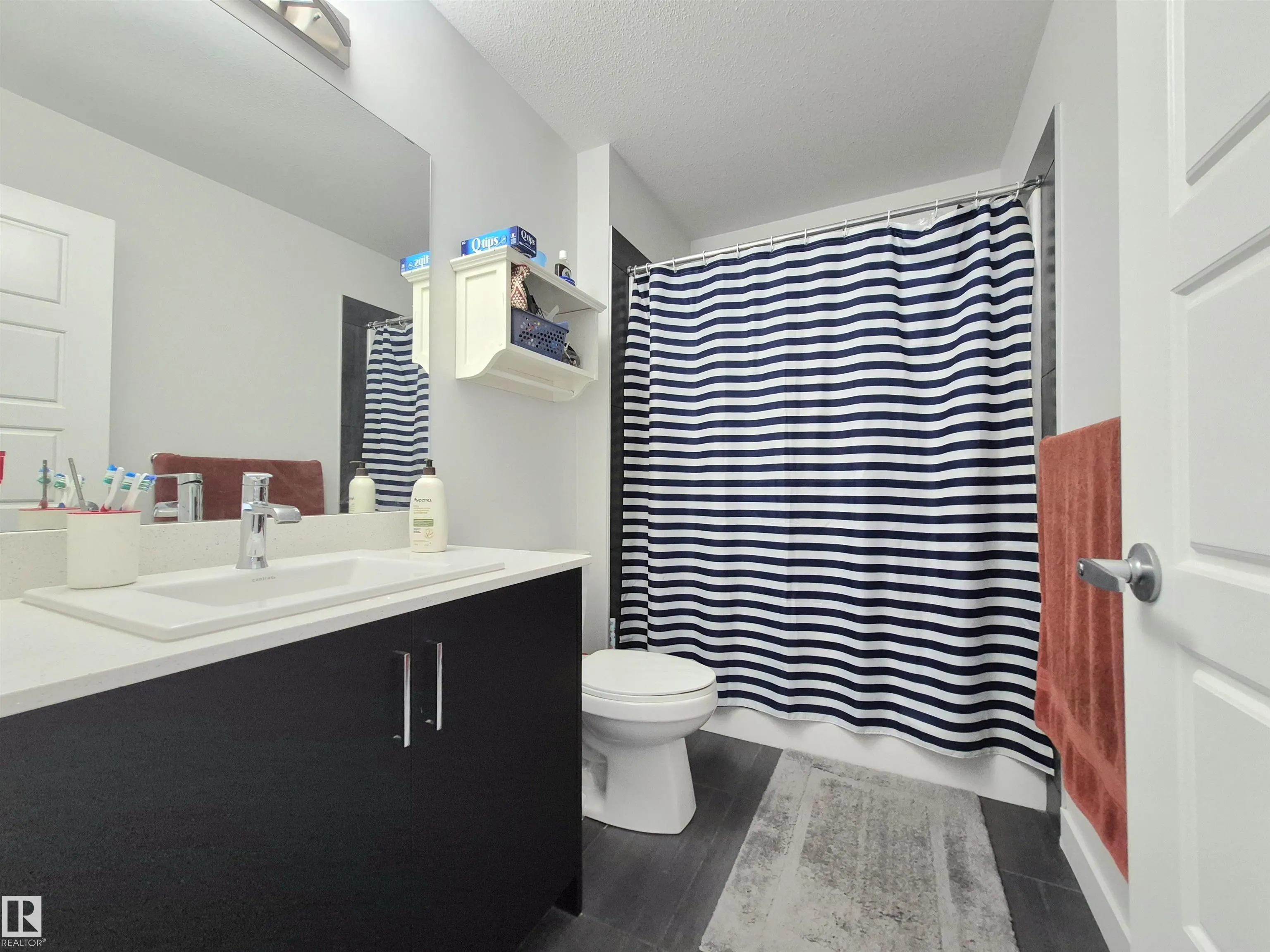 1727 PLUM Crescent