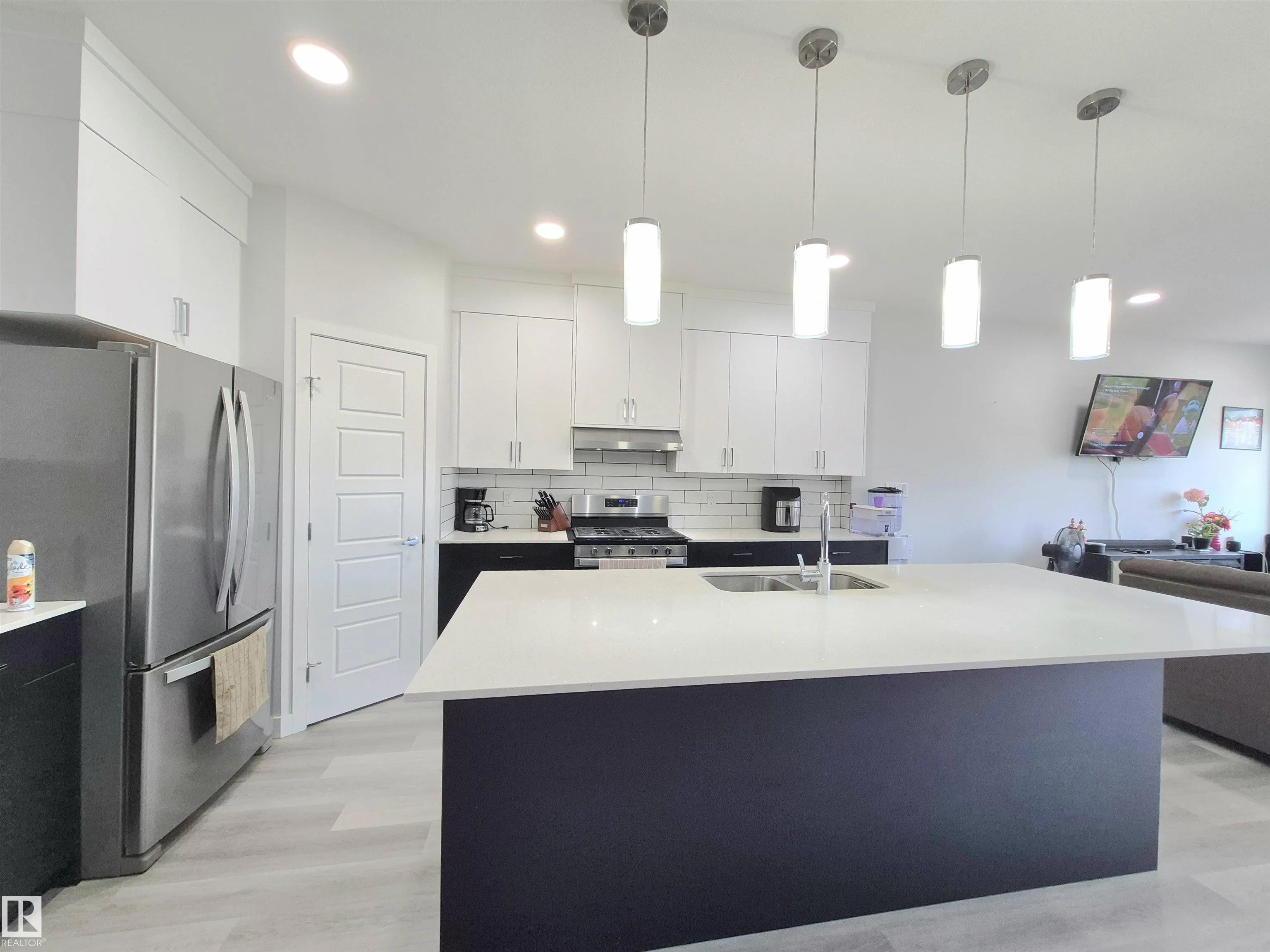 1727 PLUM Crescent