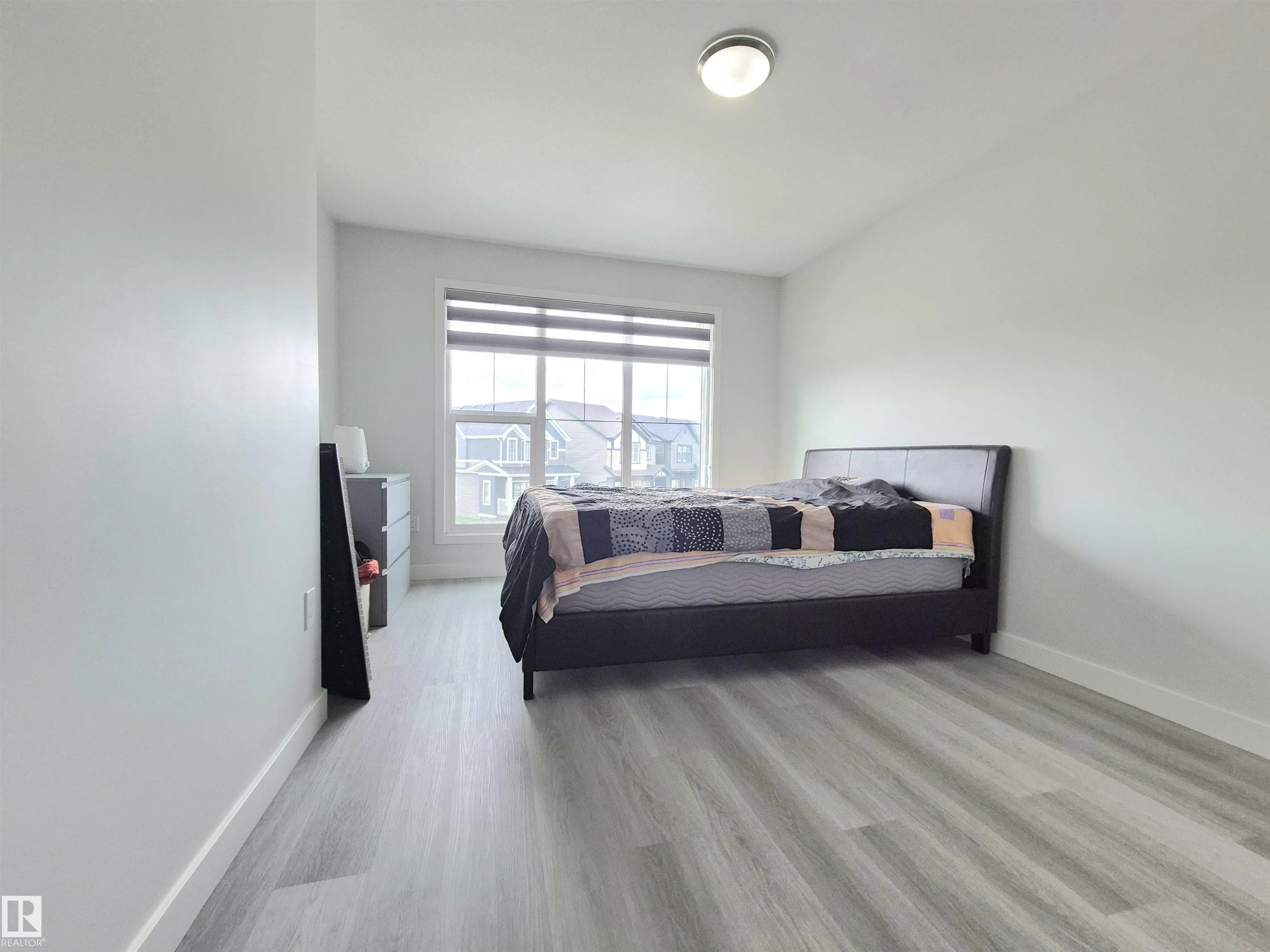 1727 PLUM Crescent