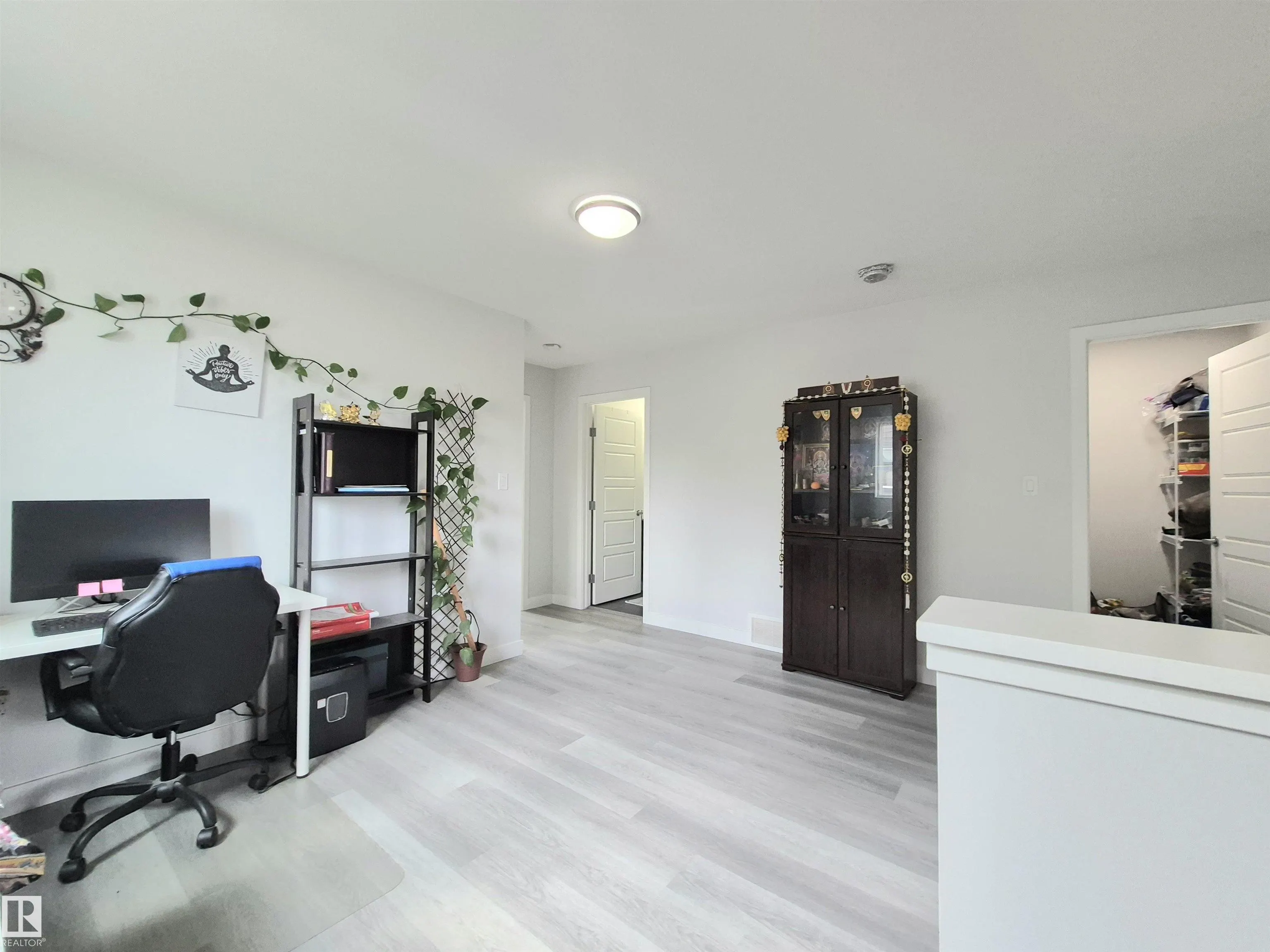 1727 PLUM Crescent