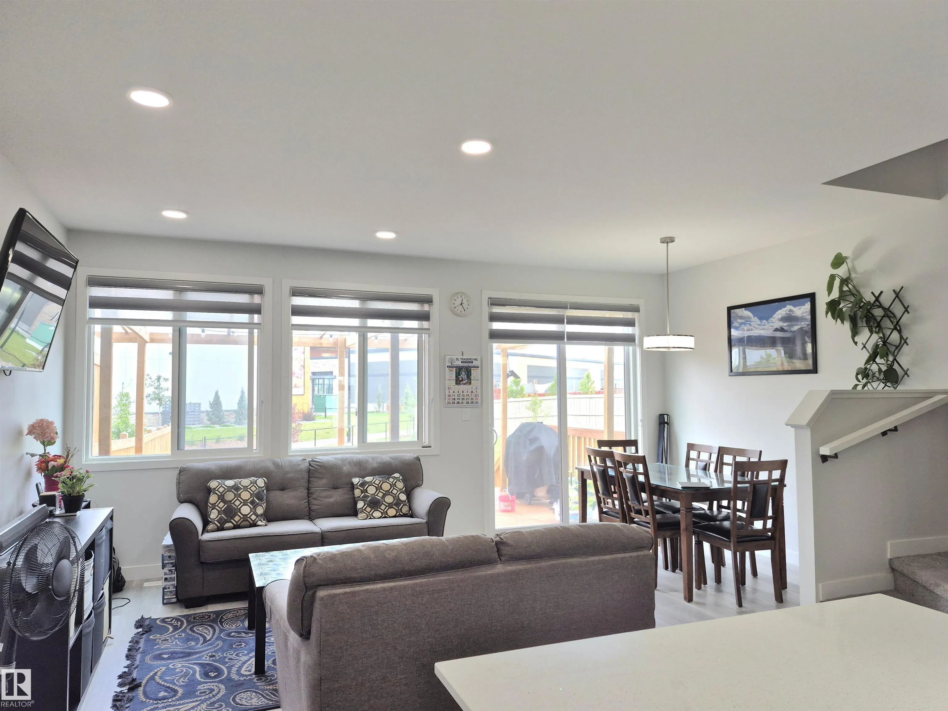 1727 PLUM Crescent