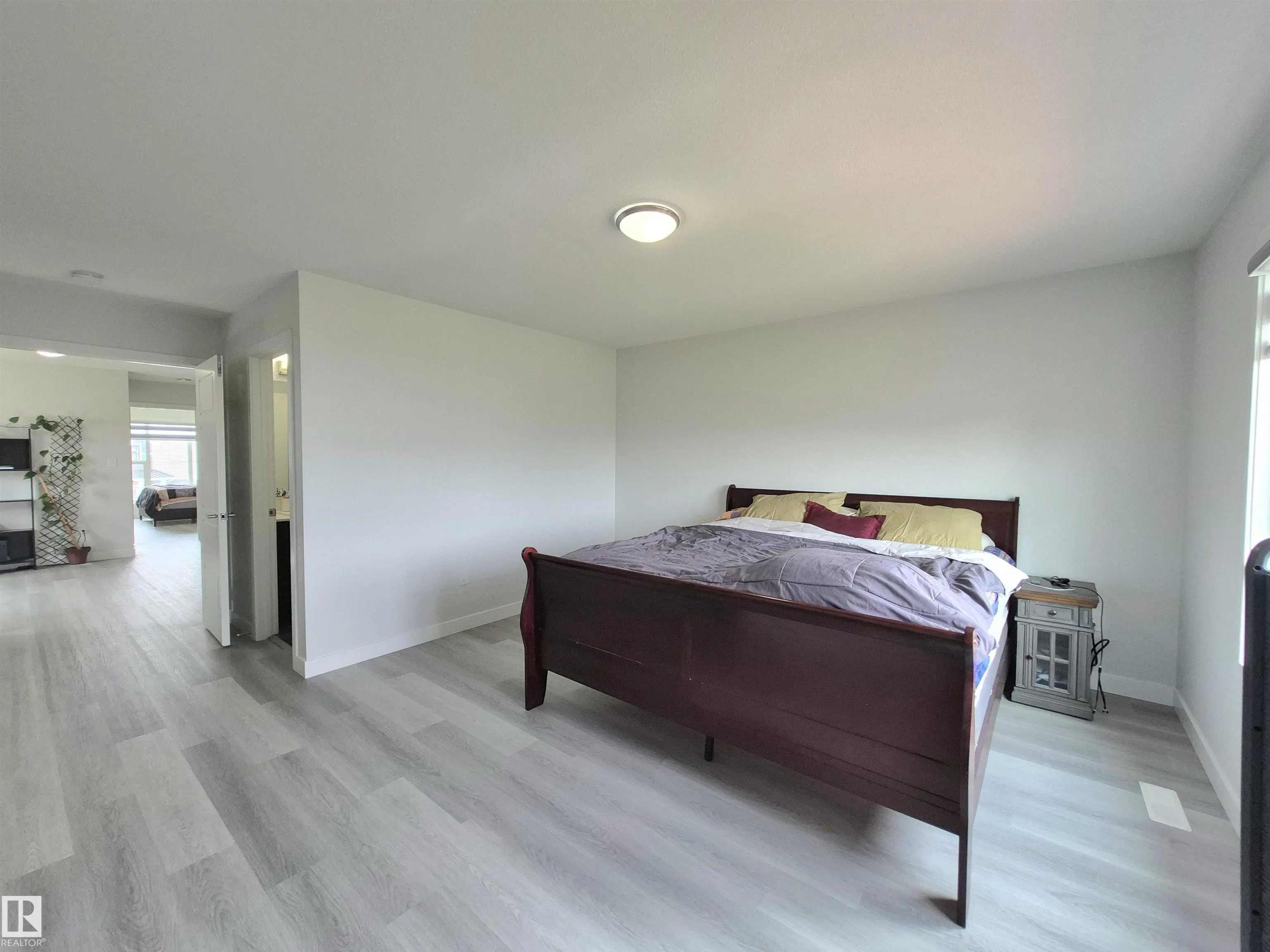 1727 PLUM Crescent