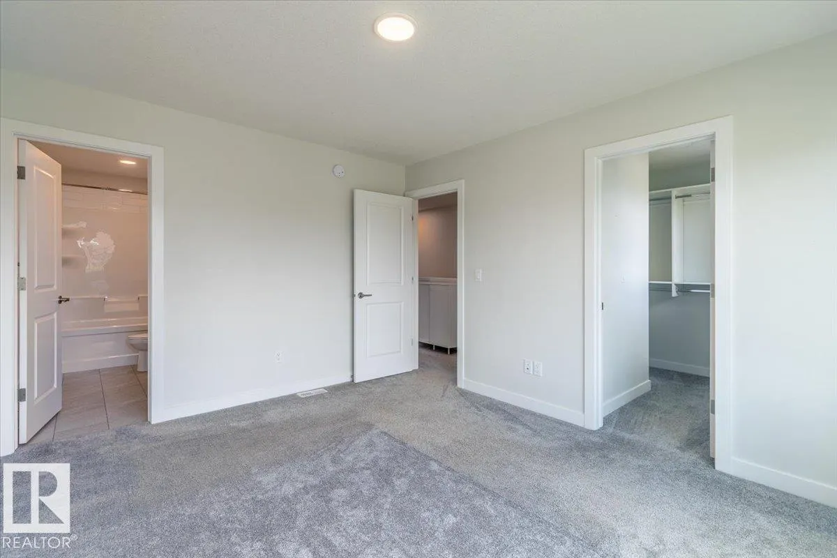 27 SIENNA Boulevard