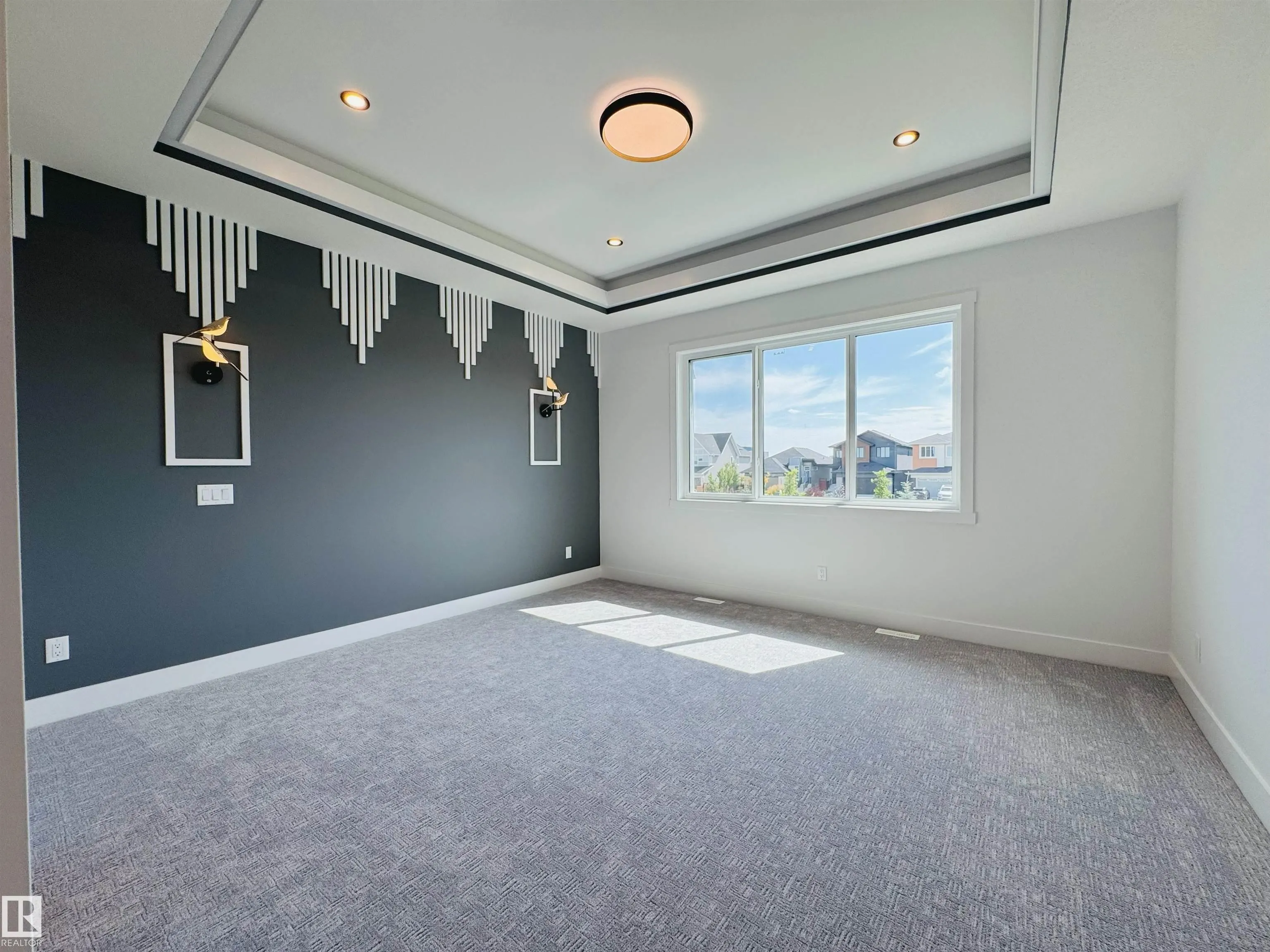 165 Edgewater Cir