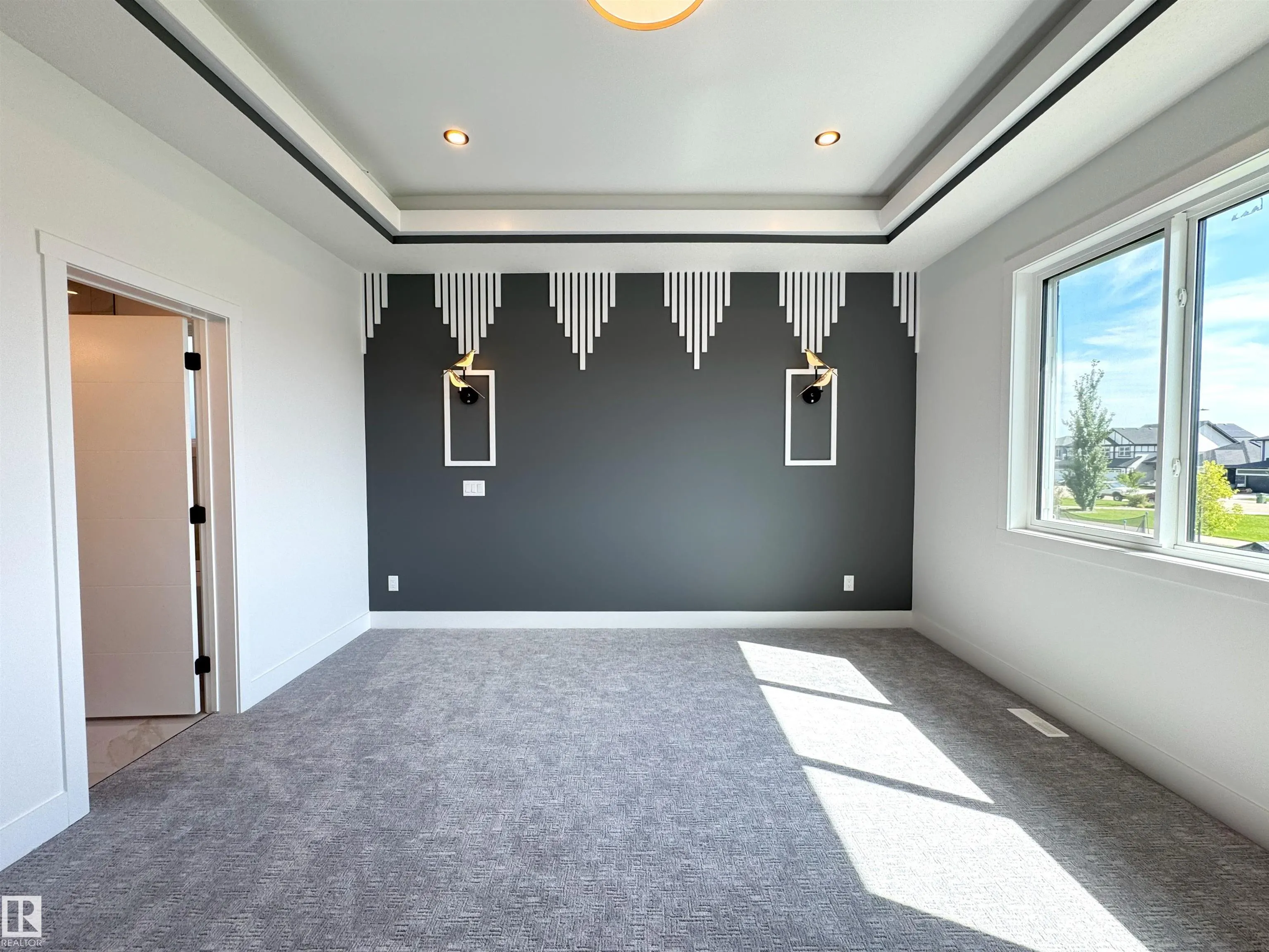 165 Edgewater Cir