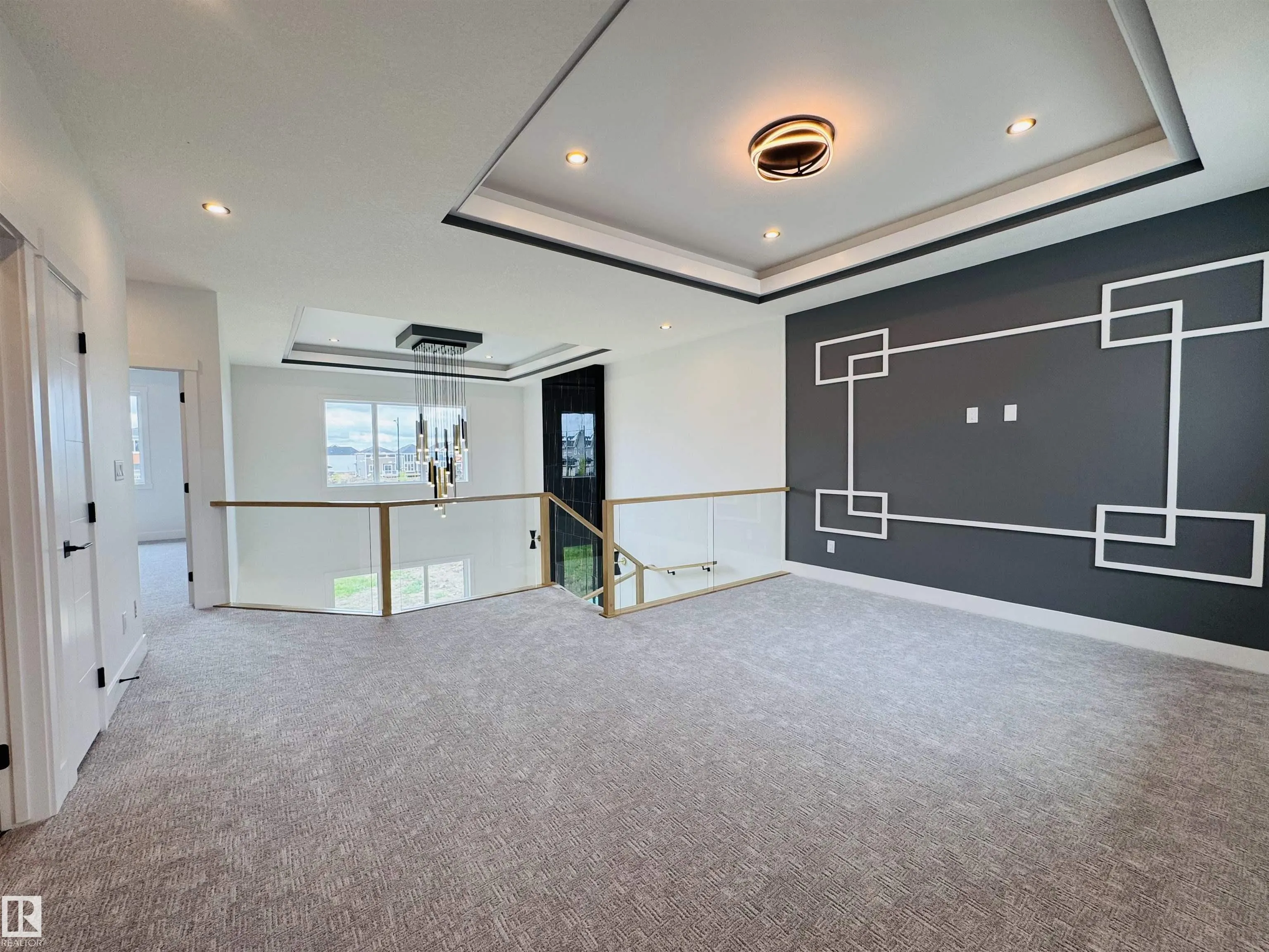 165 Edgewater Cir