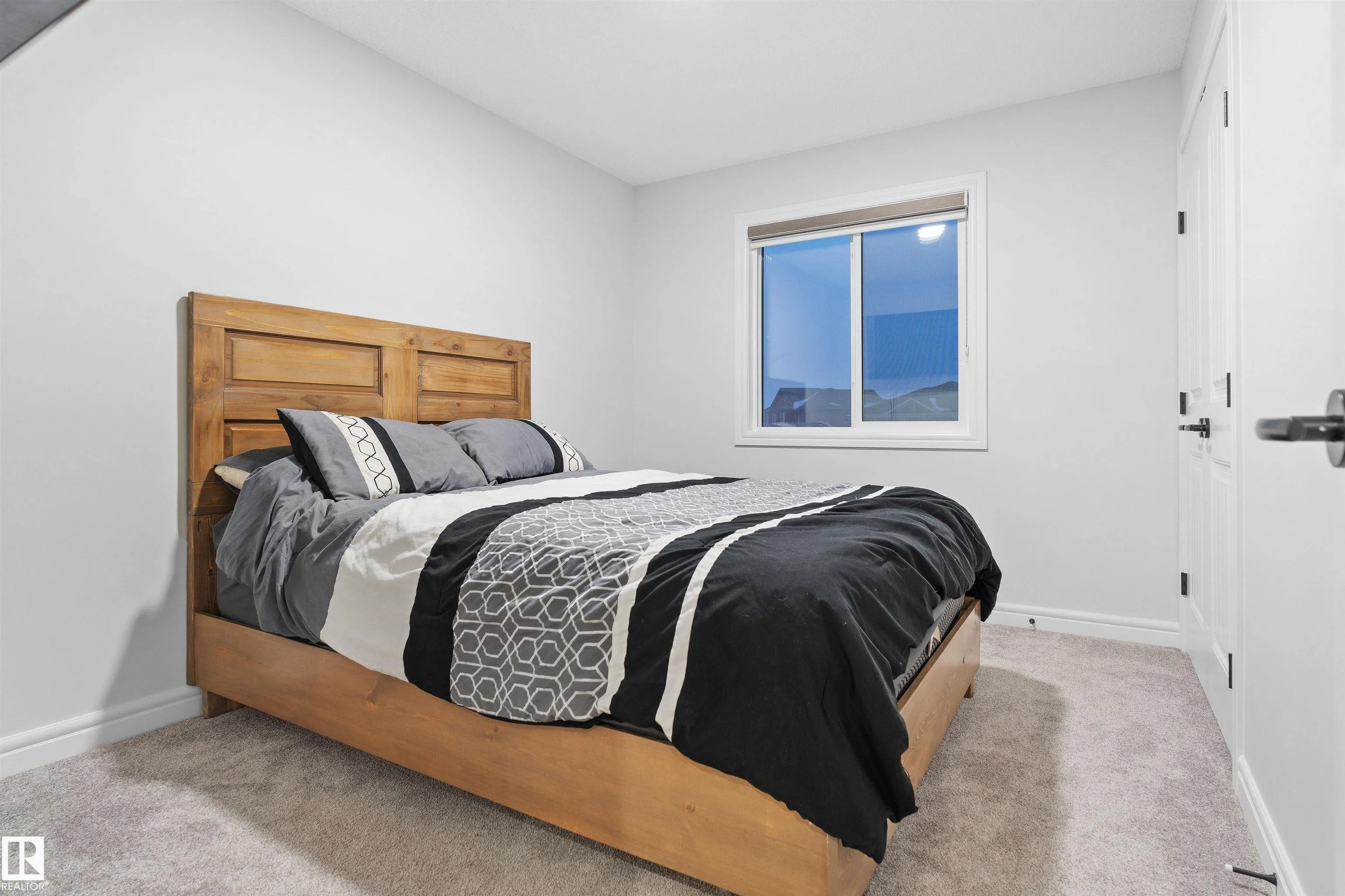 449 CONROY Crescent
