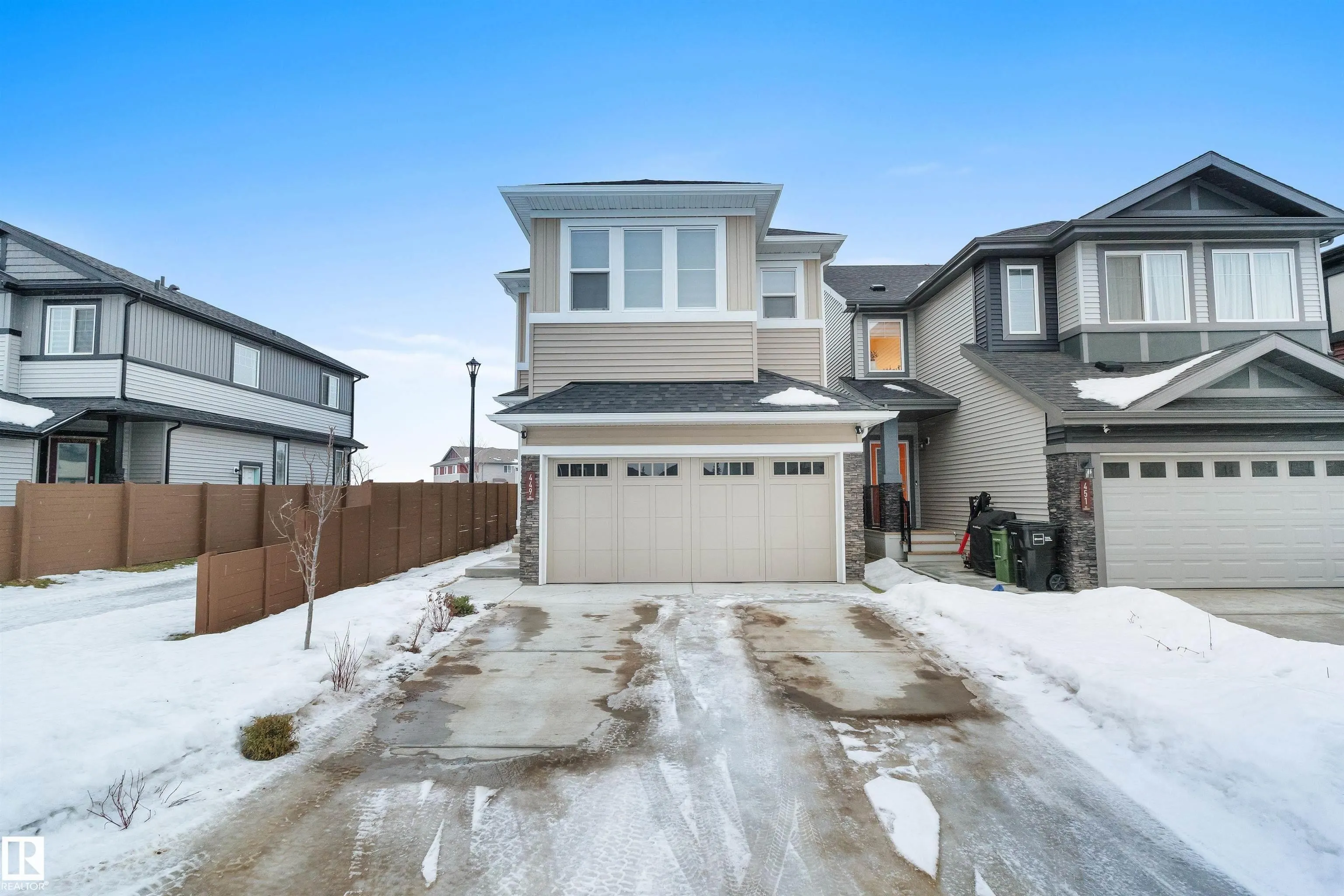 449 CONROY Crescent