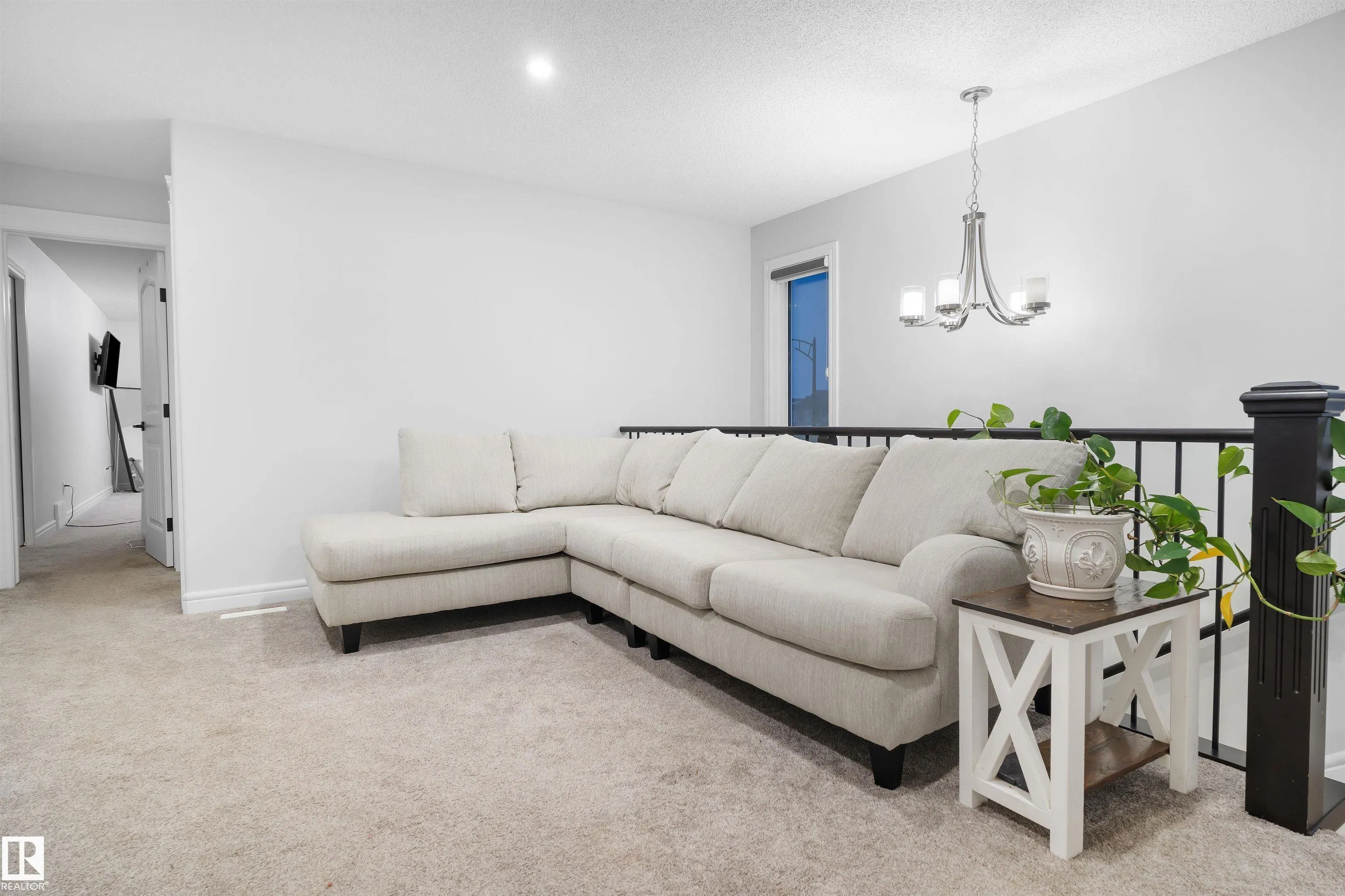 449 CONROY Crescent