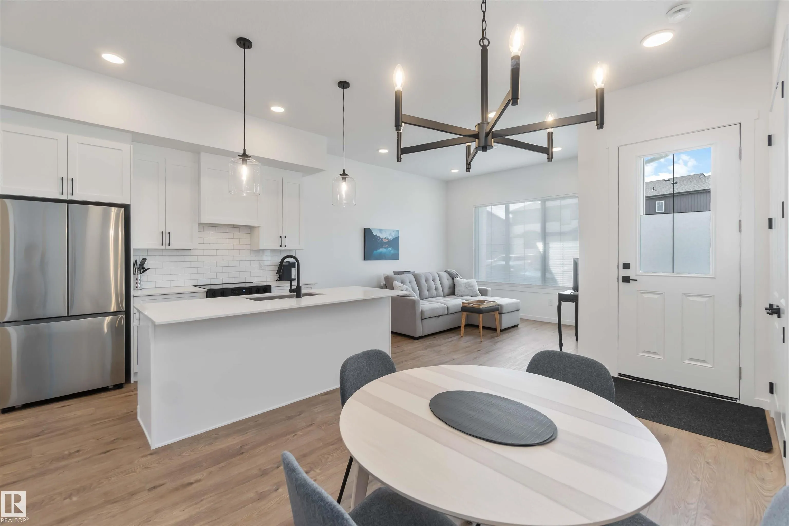 19 DEER MEADOW Crescent