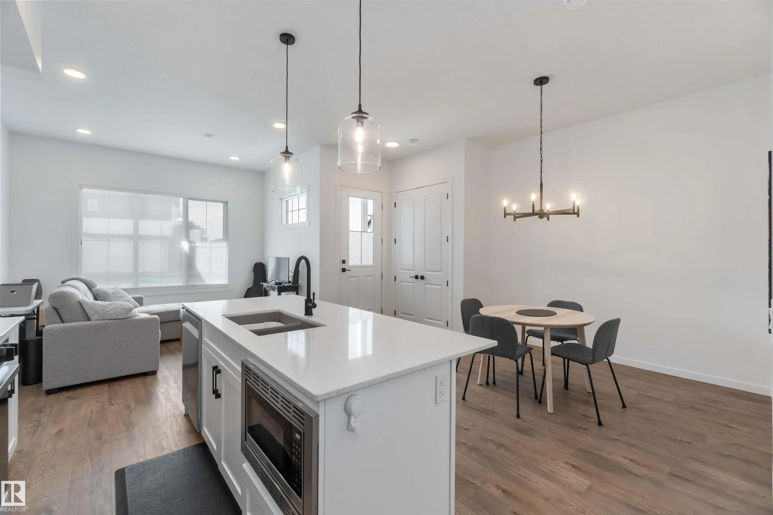 19 DEER MEADOW Crescent