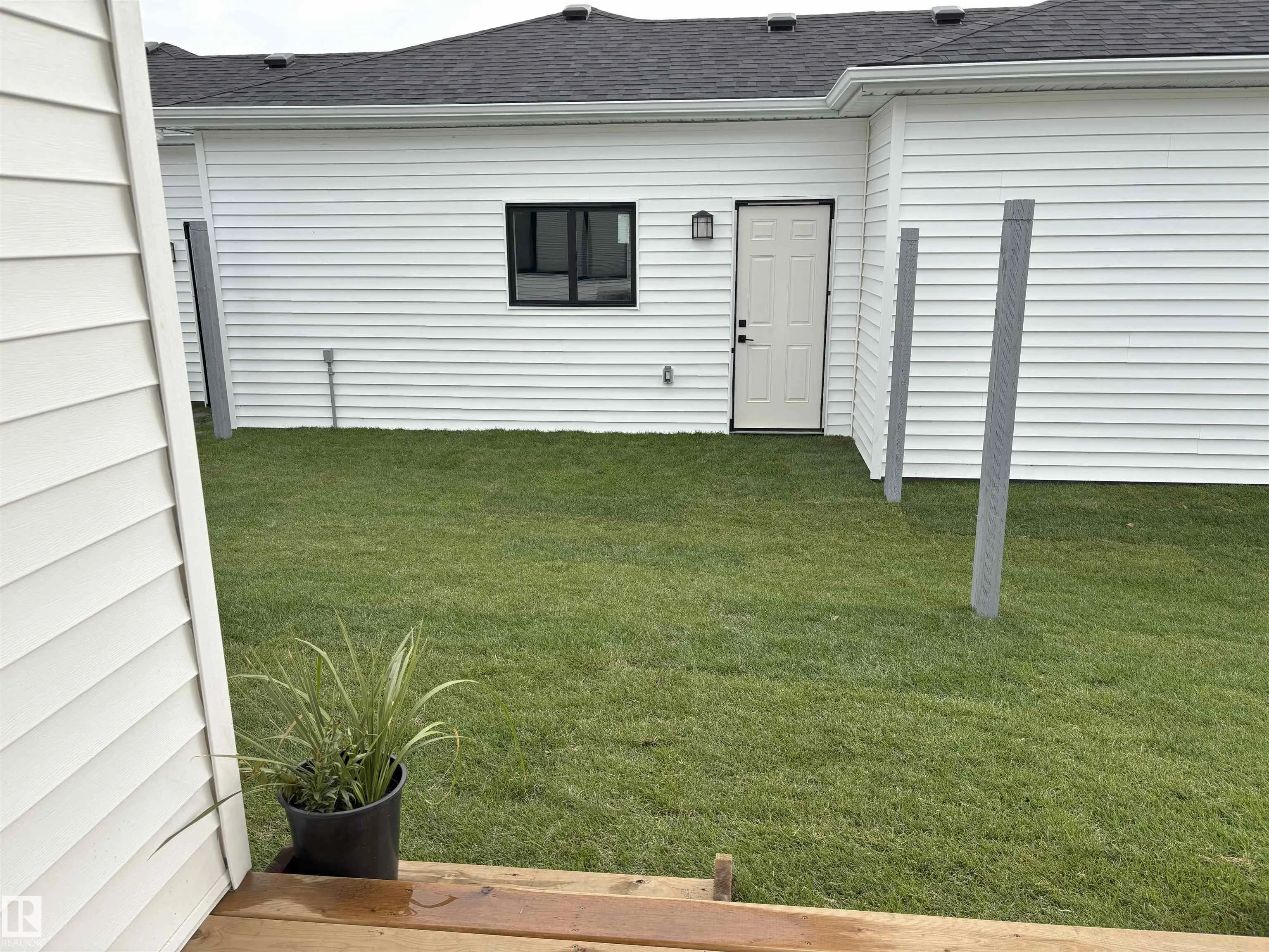 19 DEER MEADOW Crescent